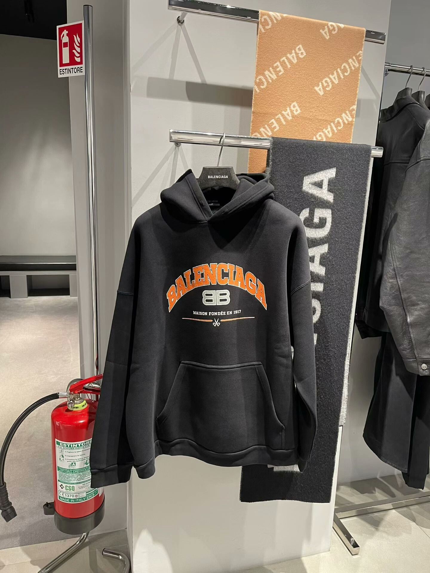 Balenciaga Balenciaga Black Hoodie with Orange Logo Size US XS / EU 42 / 0 - 1 Thumbnail