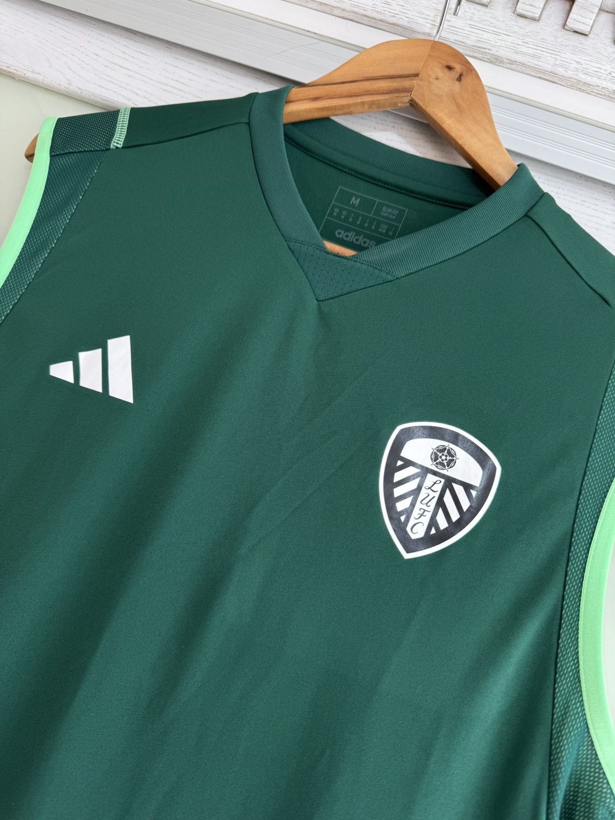 Adidas Leeds United 2022-2023 Soccer Tank Top Jersey Football Kit Size US M / EU 48-50 / 2 - 4 Thumbnail