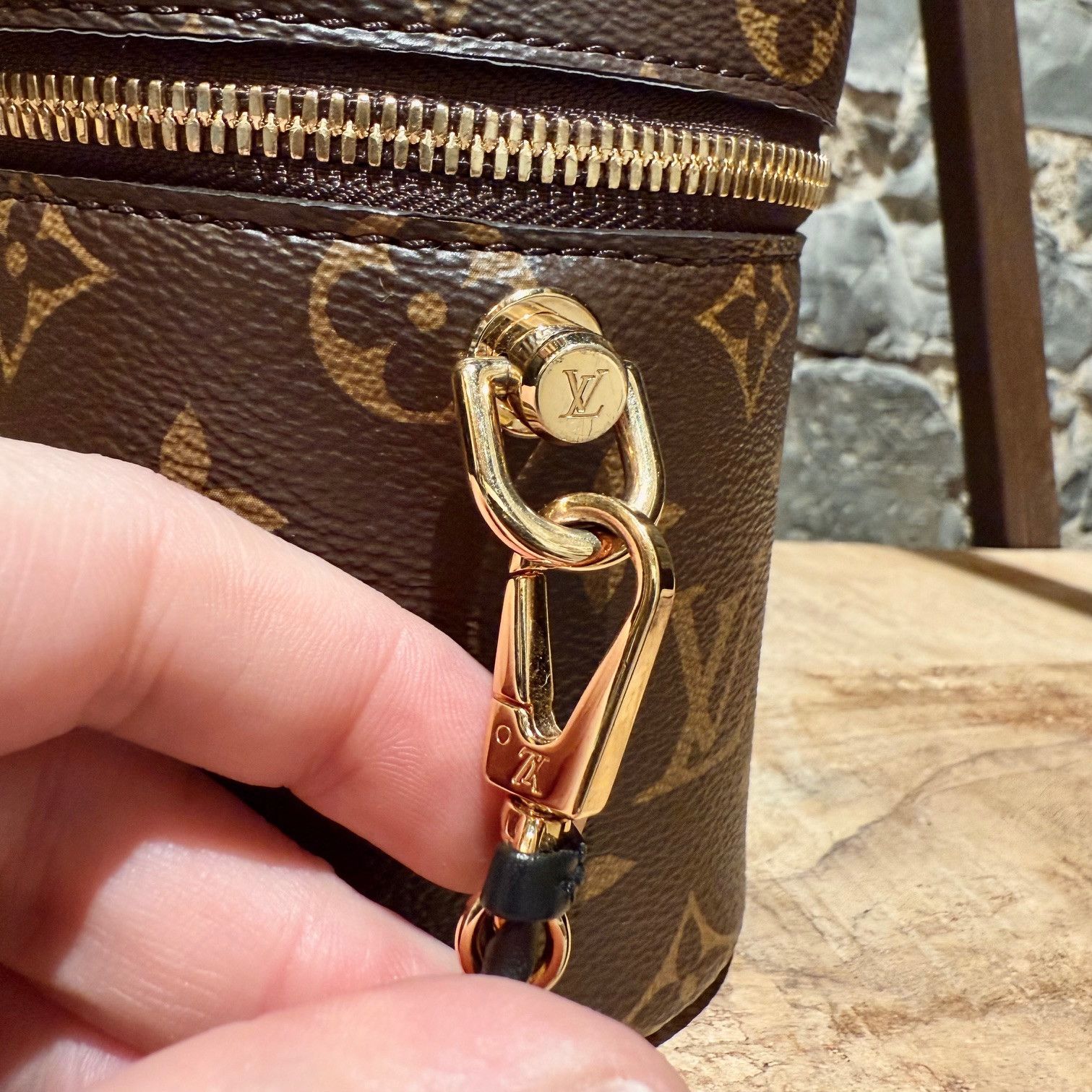 Louis Vuitton Louis Vuitton 2022 Vanity PM Monogram Reverse Chain Bag Size ONE SIZE - 4 Thumbnail