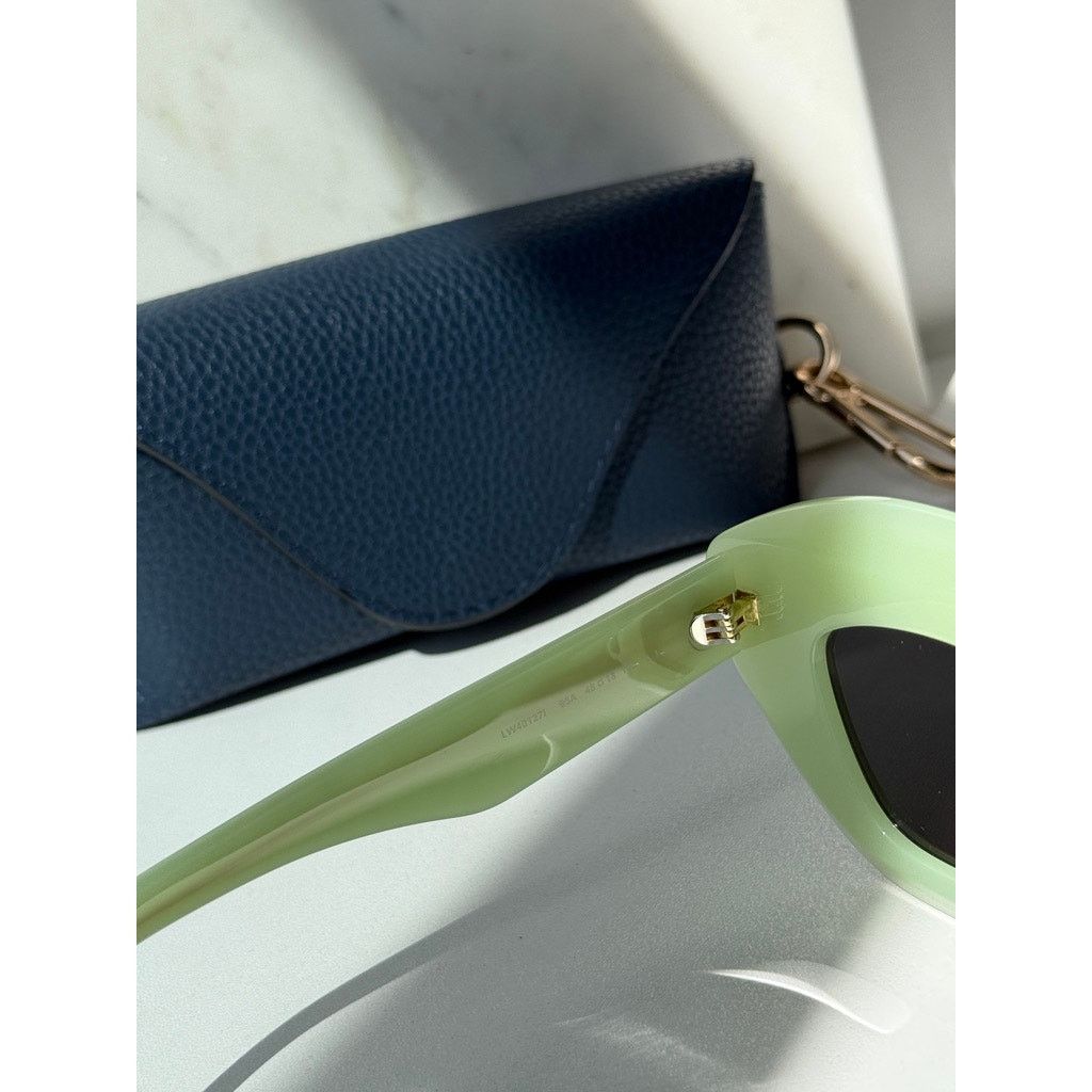 NEW Loewe LW40127I Anagram Thick Sunglasses in Green NEW Loewe LW40127I Anagram Thick Sunglasses in Green main image 4