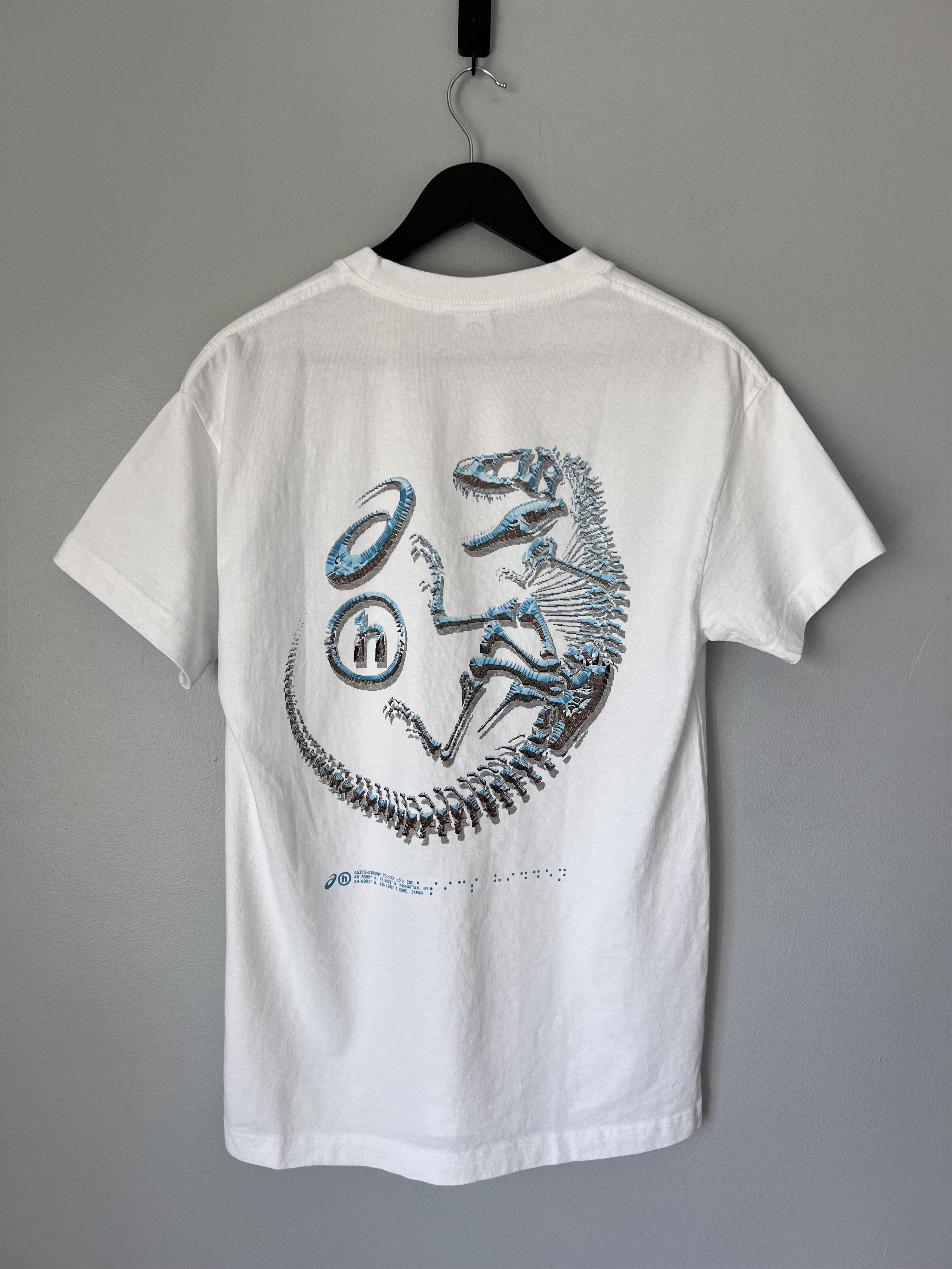 Asics × HIDDEN Hidden NY Asics Fossilized Tee in White Size US S / EU 44-46 / 1 - 1 Thumbnail