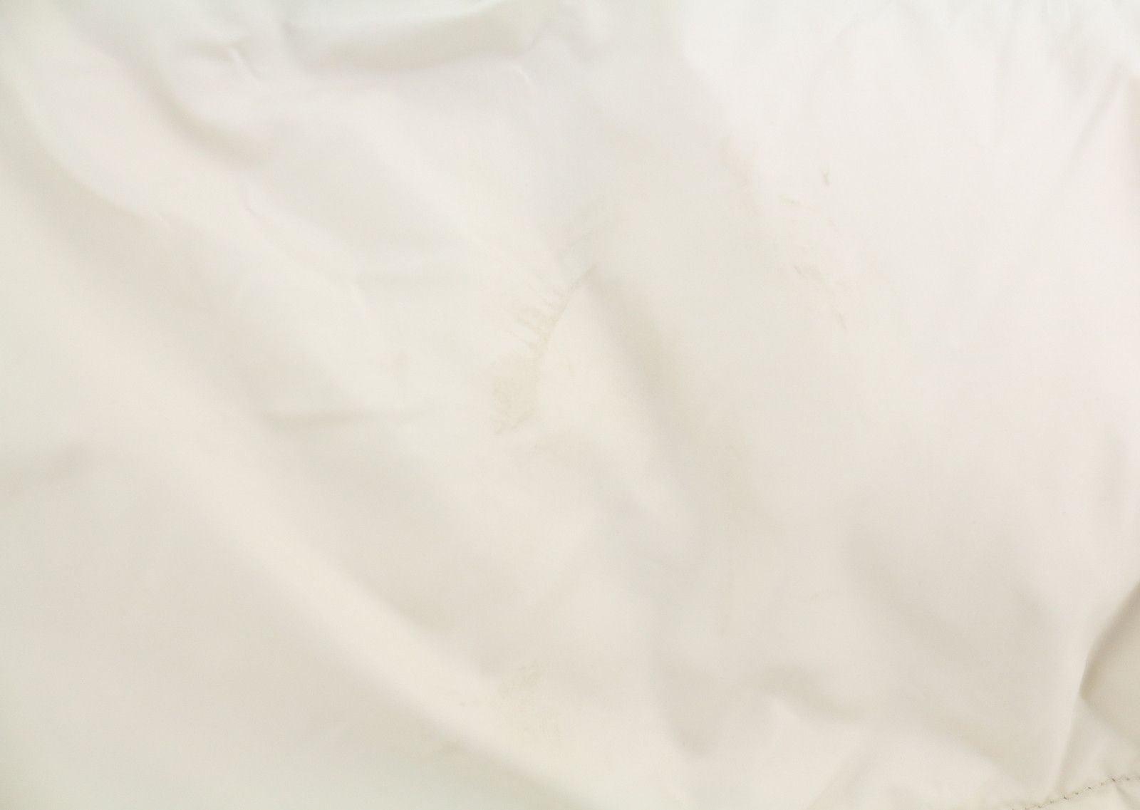Calvin Klein BOLD DISRUPTED LOGO L White Insulated Quilted Hooded 86401 Size US L / EU 52-54 / 3 - 15 Thumbnail