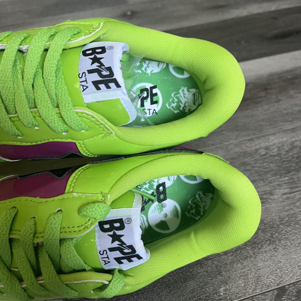 Bape × Marvel Comics RARE OG 2005 A BATHING APE BAPESTA HULK MARVEL LOW SHOES 9 Size US 9 / EU 42 - 7 Thumbnail