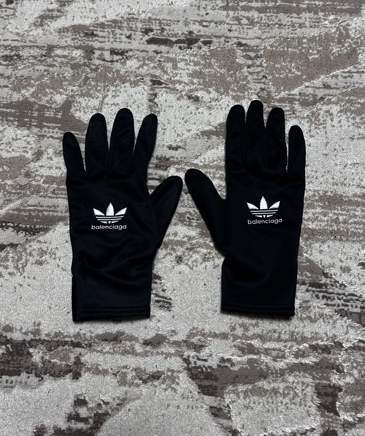 Balenciaga Balenciaga Runway Short Matte Fetish Gloves | Grailed