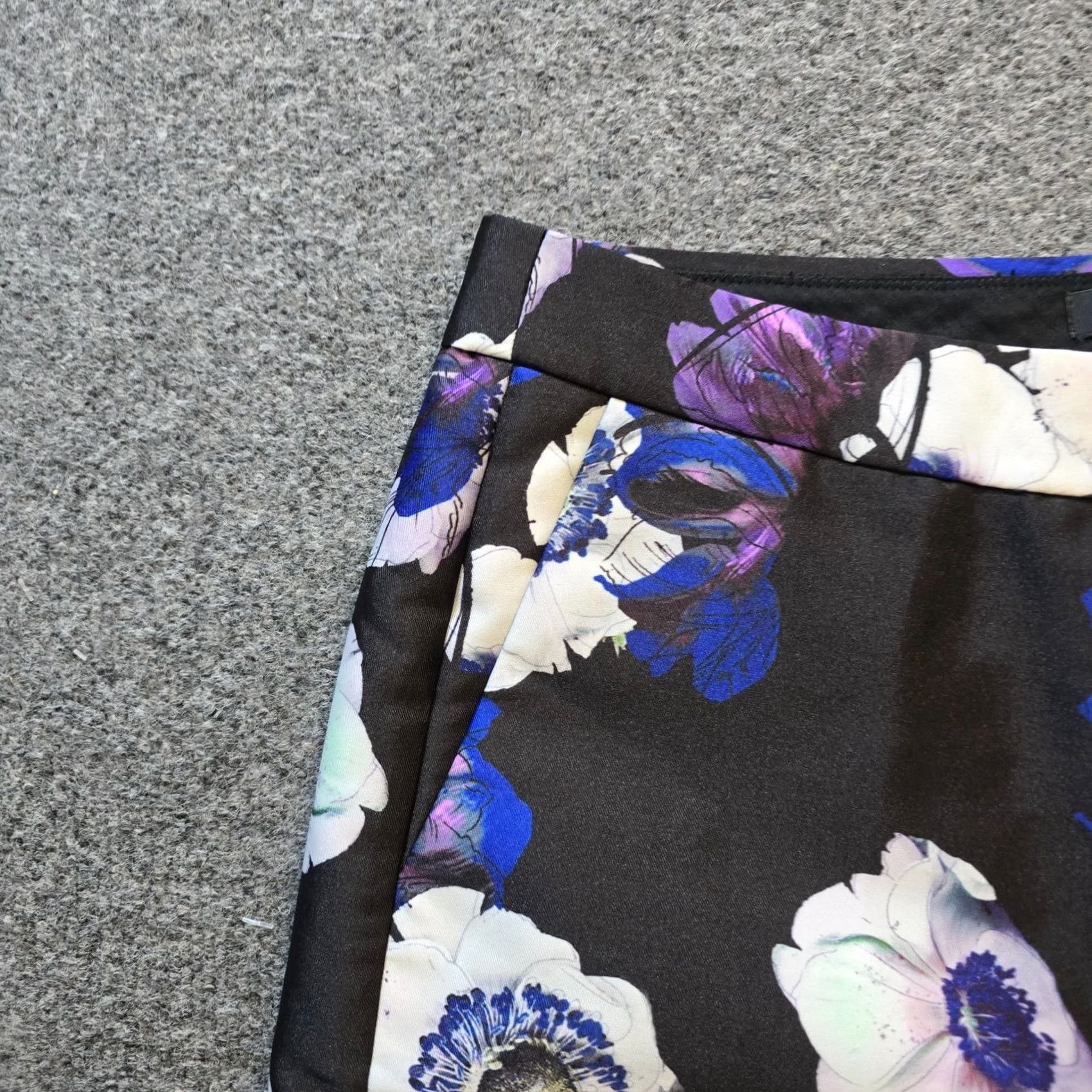 J.Crew J.CREW Pants Womens Size 10 Black Purple Floral Straight Leg Dressy Size 32" / US 10 / IT 46 - 3 Thumbnail