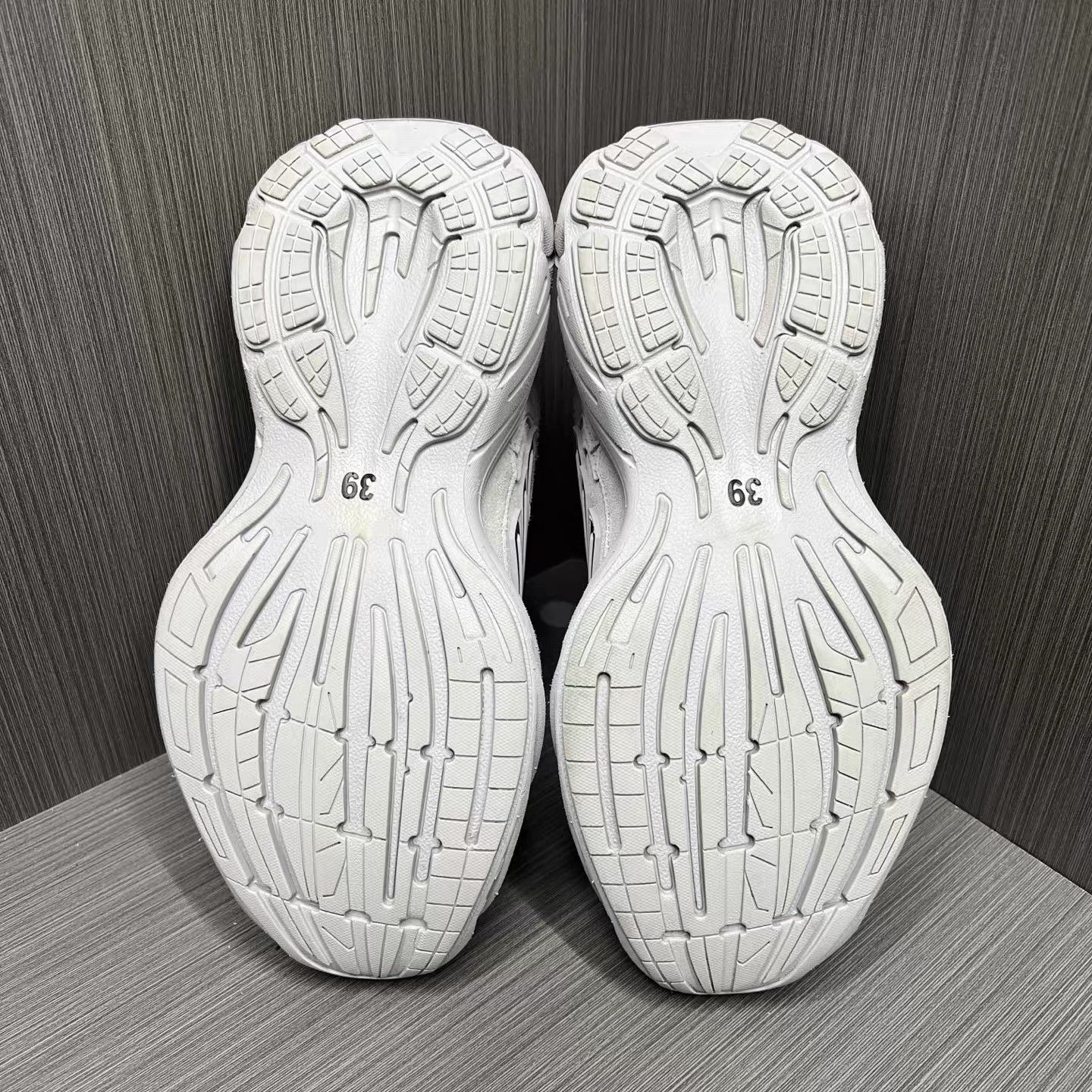 Balenciaga Balenciaga MONDAY Sneakers K15 Size US 6 / EU 39 - 6 Thumbnail