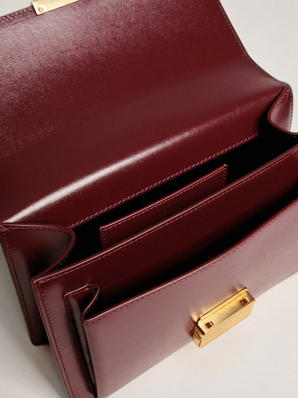 Golden Goose o1s22i1n1224 Size: OS / Venice Leather Handbag in Burgandy Size ONE SIZE - 4 Thumbnail