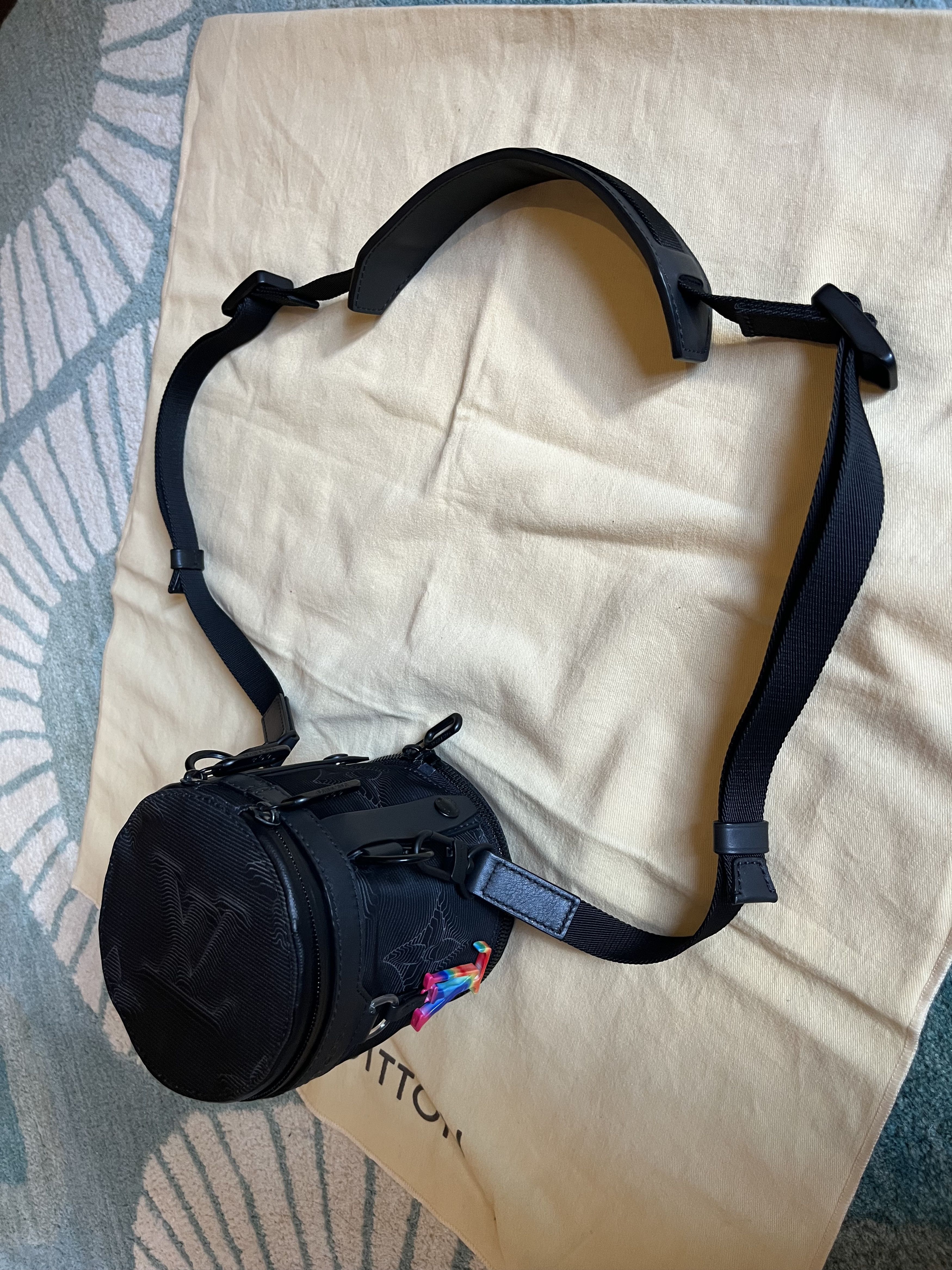 Louis Vuitton Louis Vuitton 2054 Expandable Polochon by Virgil Abloh Size ONE SIZE - 6 Thumbnail