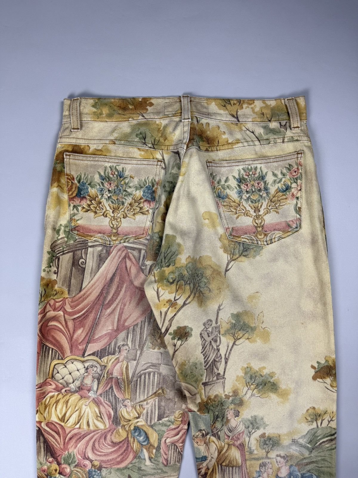 Roberto Cavalli Rare Roberto Cavalli Renaissance Angels Overprinted Jeans Size 32" / US 10 / IT 46 - 22 Thumbnail