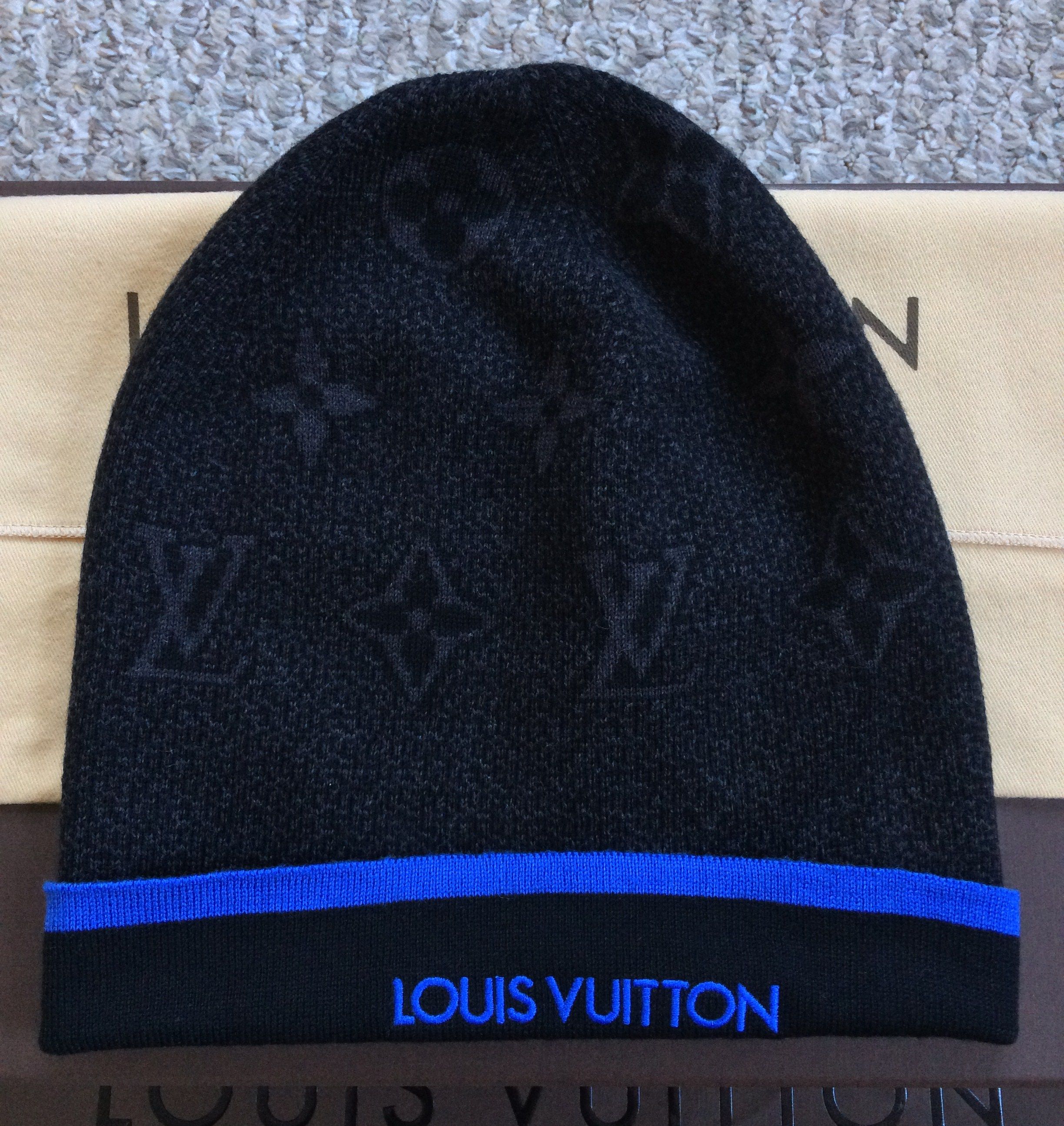 Pre-owned Louis Vuitton Monogram Logo Beanie Hat In Black