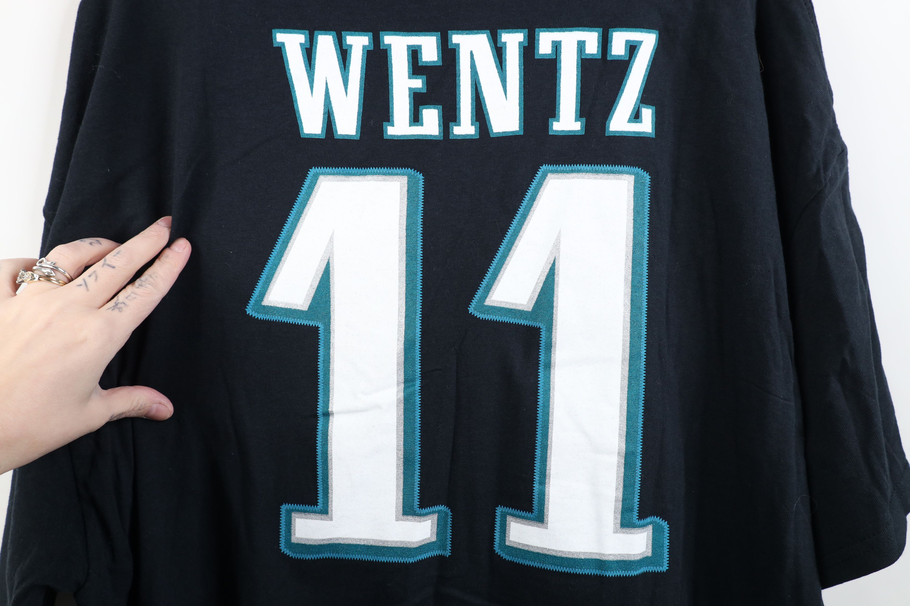 Vintage New Super Carson Wentz Philadelphia Eagles Jersey T-Shirt Size US XXL / EU 58 / 5 - 11 Thumbnail