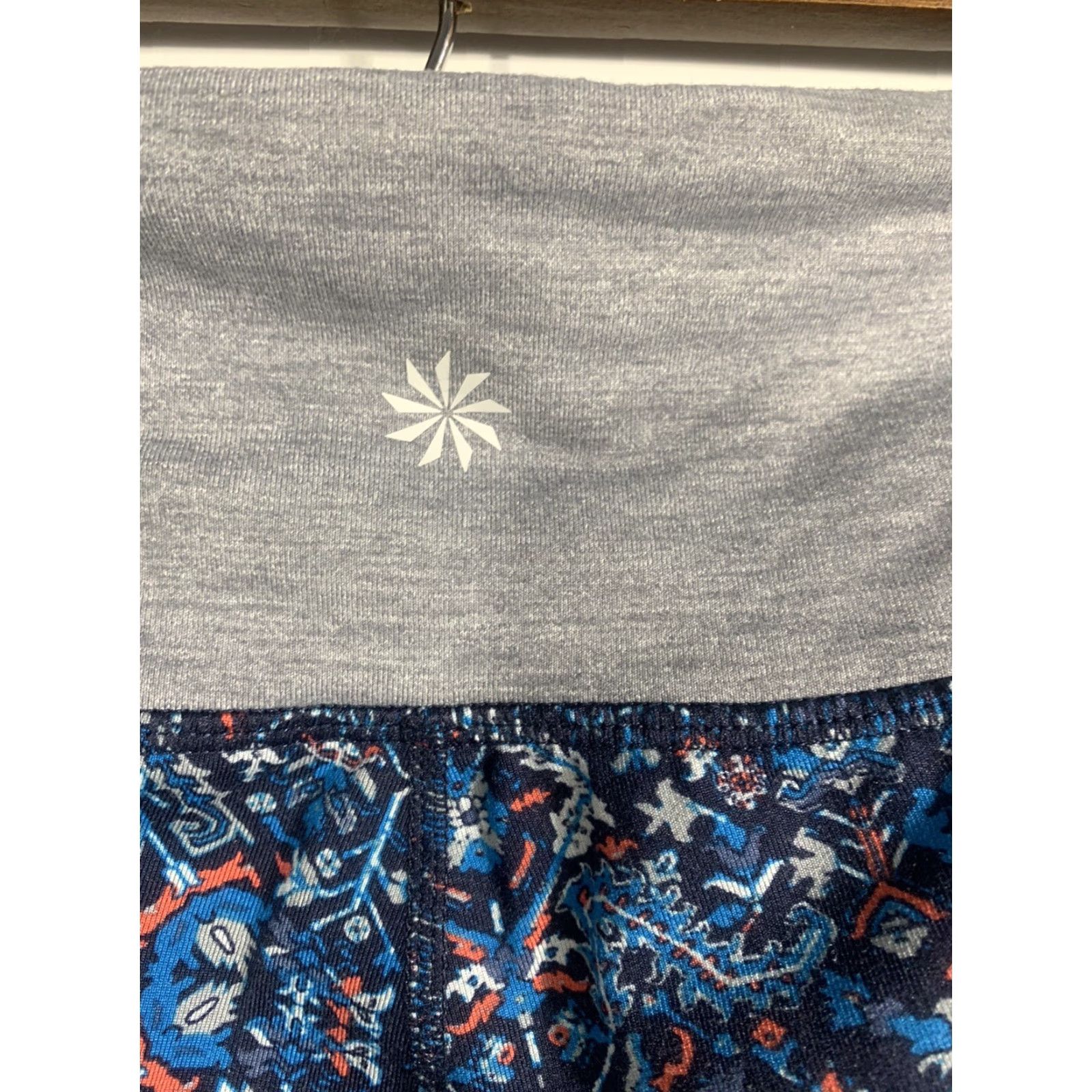 Athleta Athleta Leggings Womens M Black With Silver Stripes Pockets Picnic #472 Size 32" / US 10 / IT 46 - 4 Thumbnail