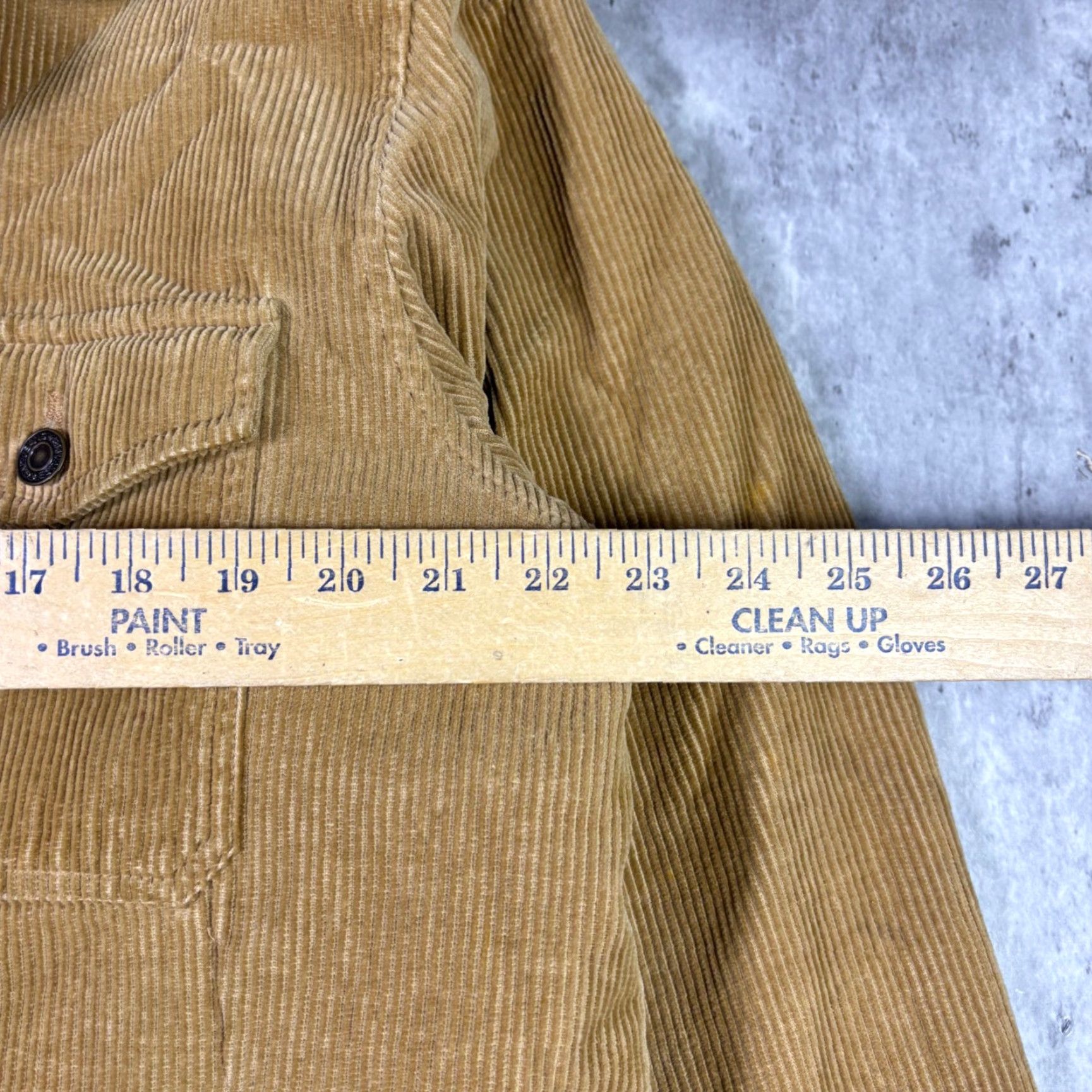 Gap VINTAGE Gap Trucker Jacket Mens Medium Corduroy Lined Insulated 90s Brown Tan Jacket Coat Casual Workwear Logo Button Front Shipping N/A Size US M / EU 48-50 / 2 - 3 Thumbnail