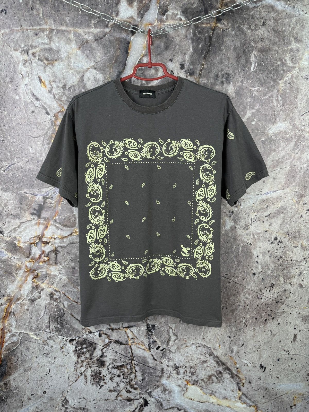 WE11DONE We11done Bandana Print T-Shirt Khaki Streetwear Graphic Tee Size US L / EU 52-54 / 3 - 1 Thumbnail