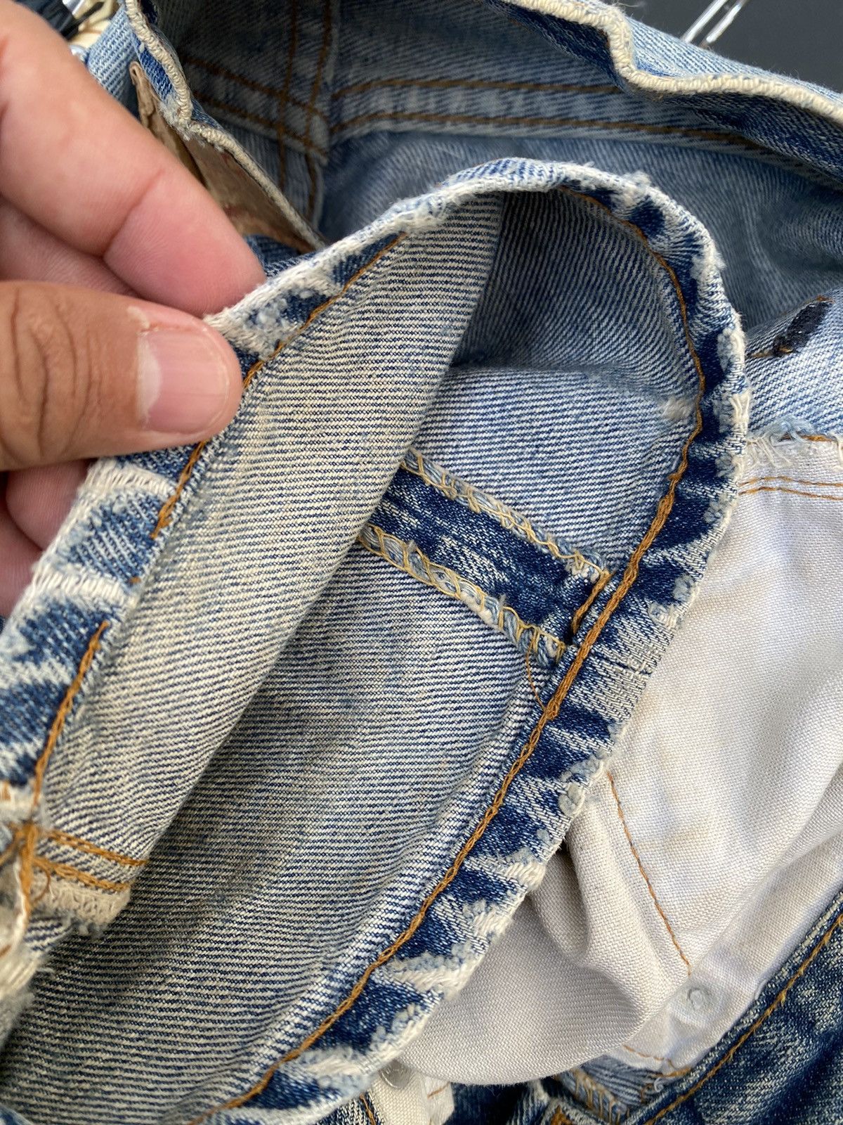 Levi's × Levi's Vintage Clothing × Vintage size 31x32 vintage levi's 505 distressed 80s made in USA Size US 31 - 10 Thumbnail