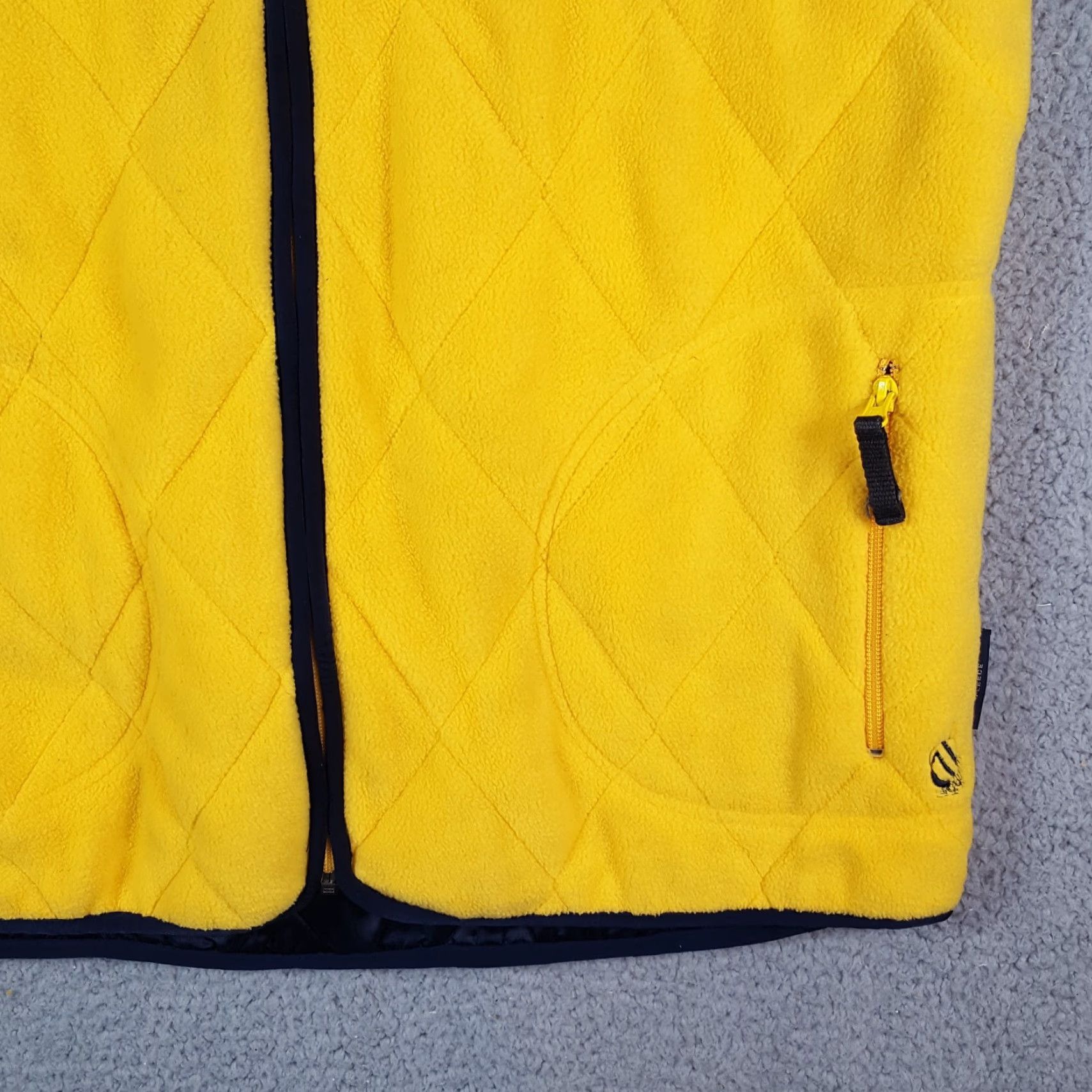 Nautica VINTAGE Nautica 90s Yellow Fleece Quilted Vest Men's Size L Windbreaker Jacket Size US L / EU 52-54 / 3 - 3 Thumbnail