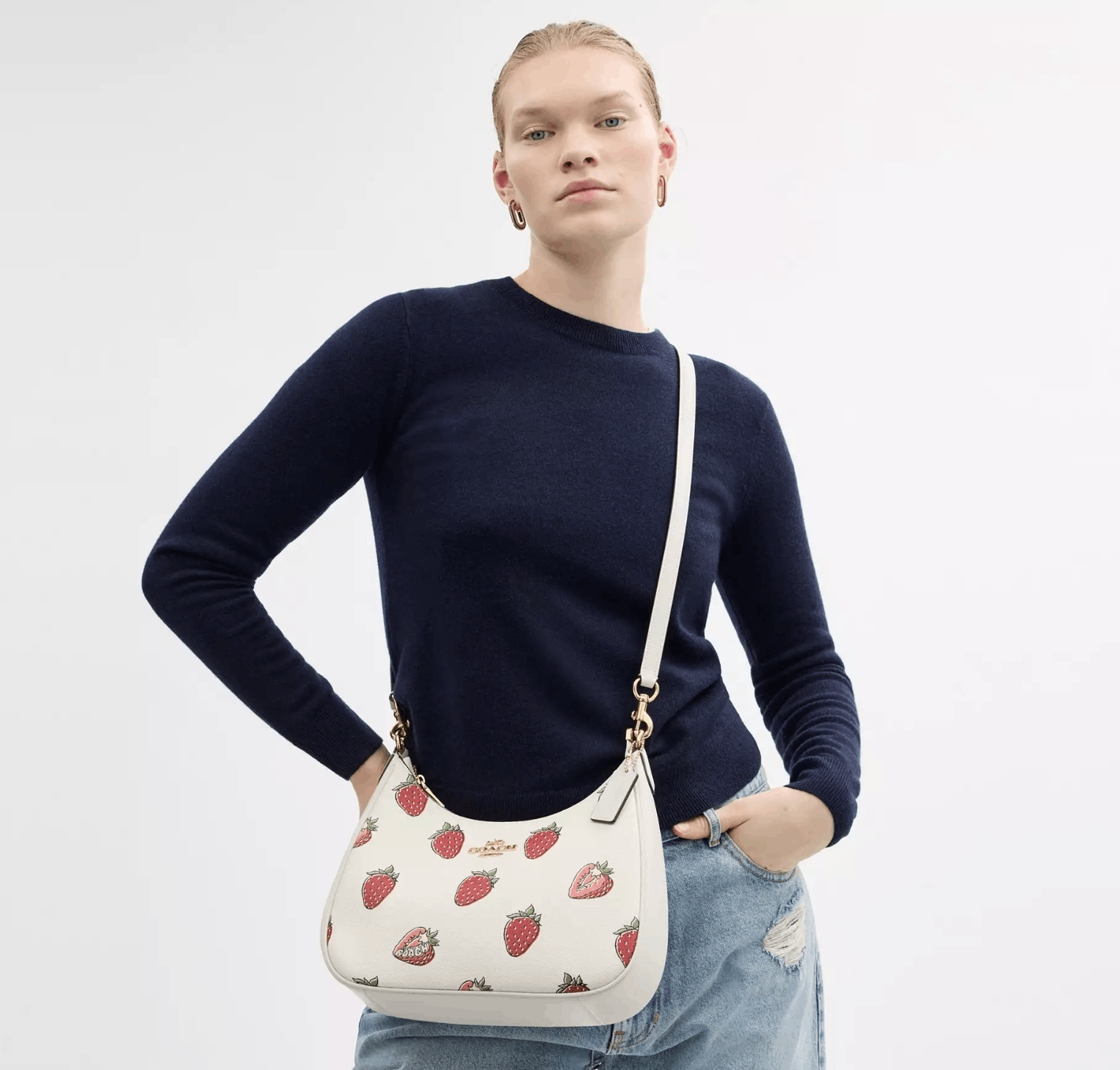 Coach NWT COACH Teri Hobo Bag With Strawberry Print CAL67 Size ONE SIZE - 9 Thumbnail
