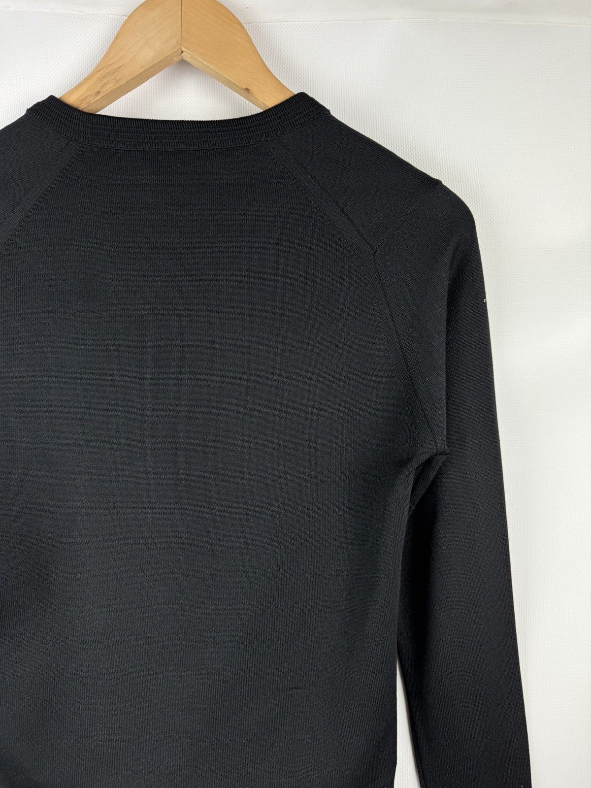 Givenchy Givenchy Vintage Ladies V-Neck Lightweight Sweater Pullover Size XS / US 0-2 / IT 36-38 - 18 Thumbnail
