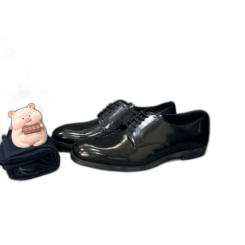 Prada Leather Round-Toe Dress Shoes For Men in Black (Size 6.5)