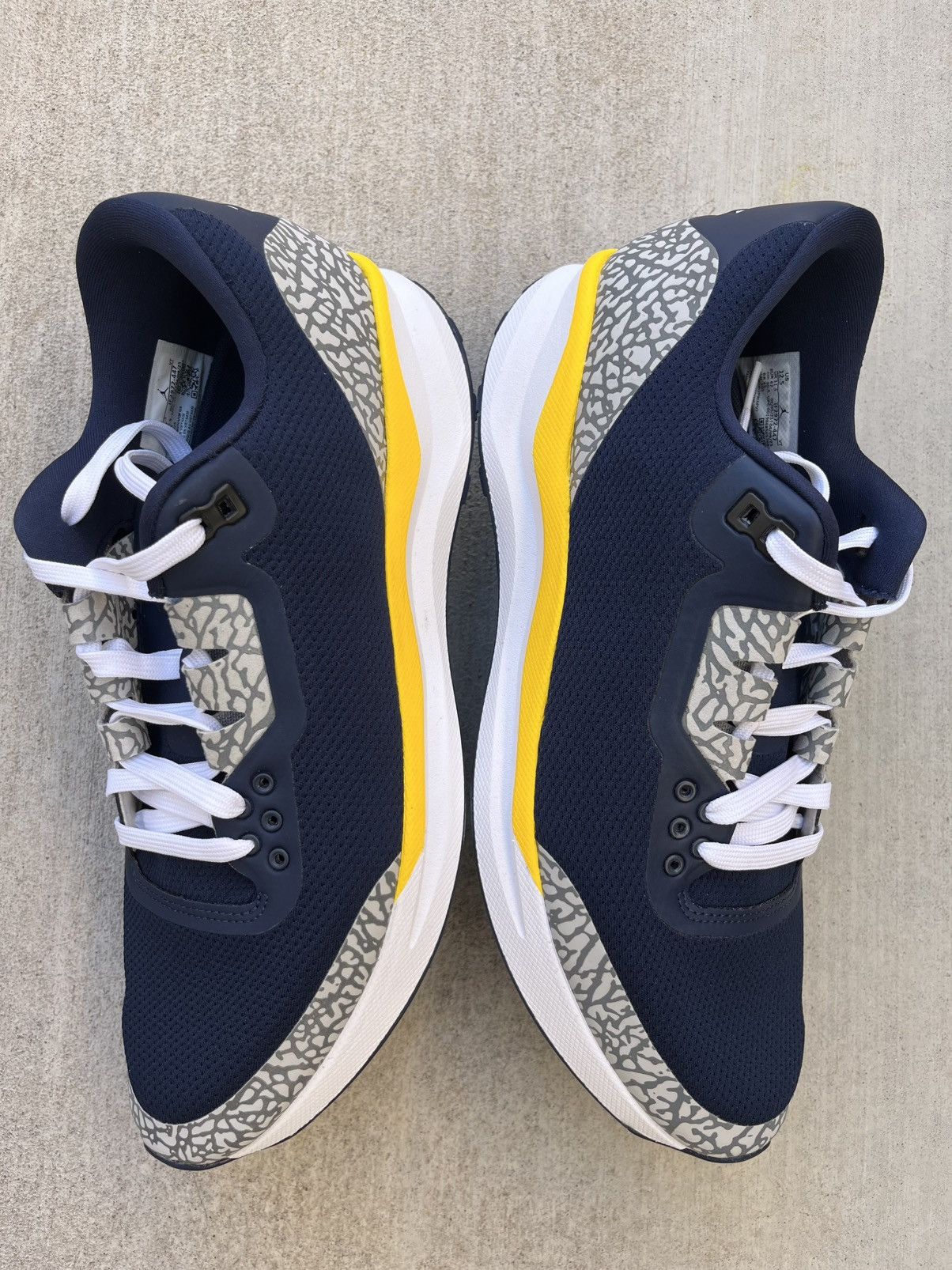 Jordan Brand Jordan Zoom Tenacity 88 Michigan PE (IF2972-447) Men’s 12.5 Size US 12.5 / EU 45-46 - 5 Thumbnail