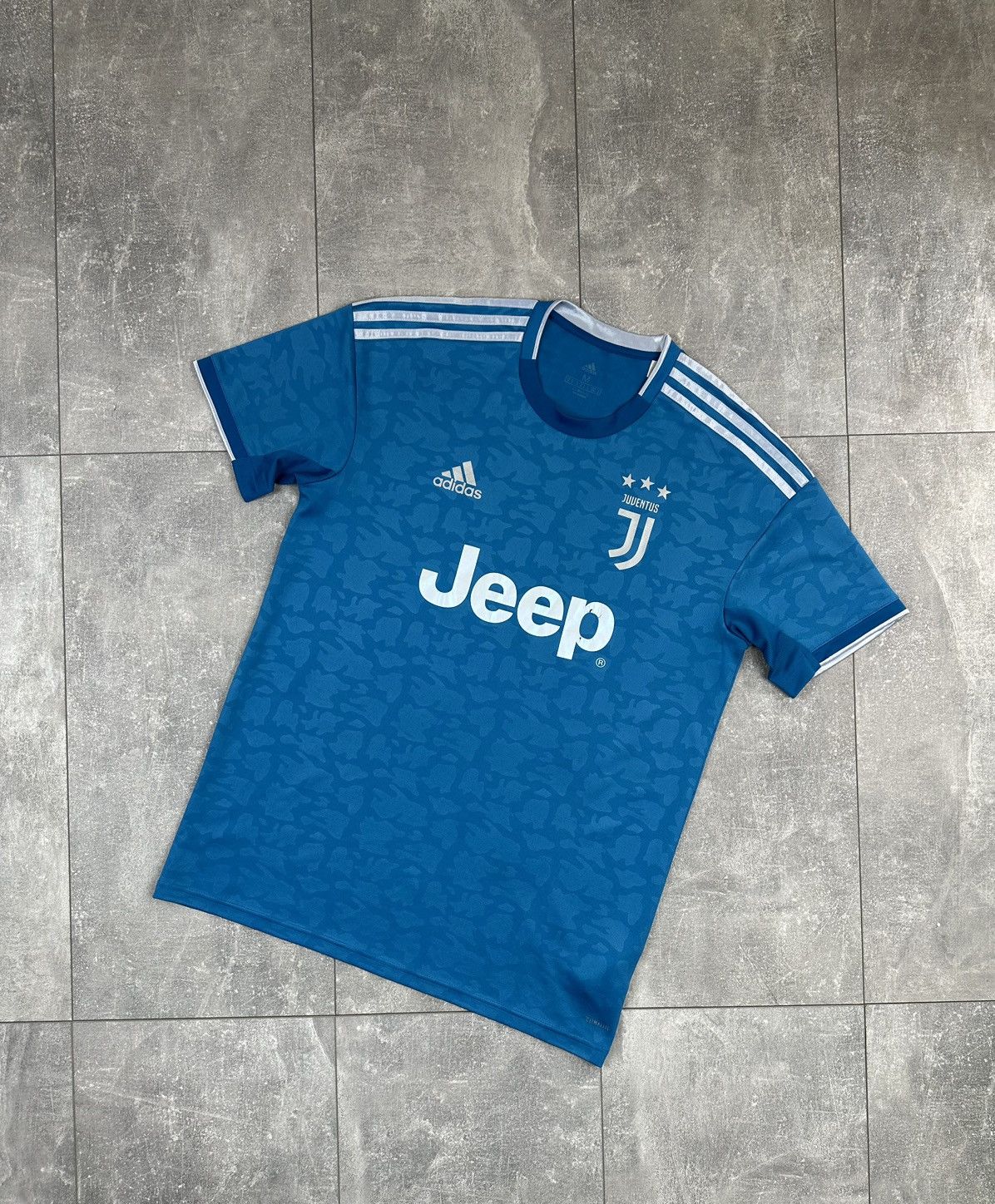 Adidas Adidas Juventus 2019/20 Soccer Football Jersey Size US M / EU 48-50 / 2 - 1 Thumbnail