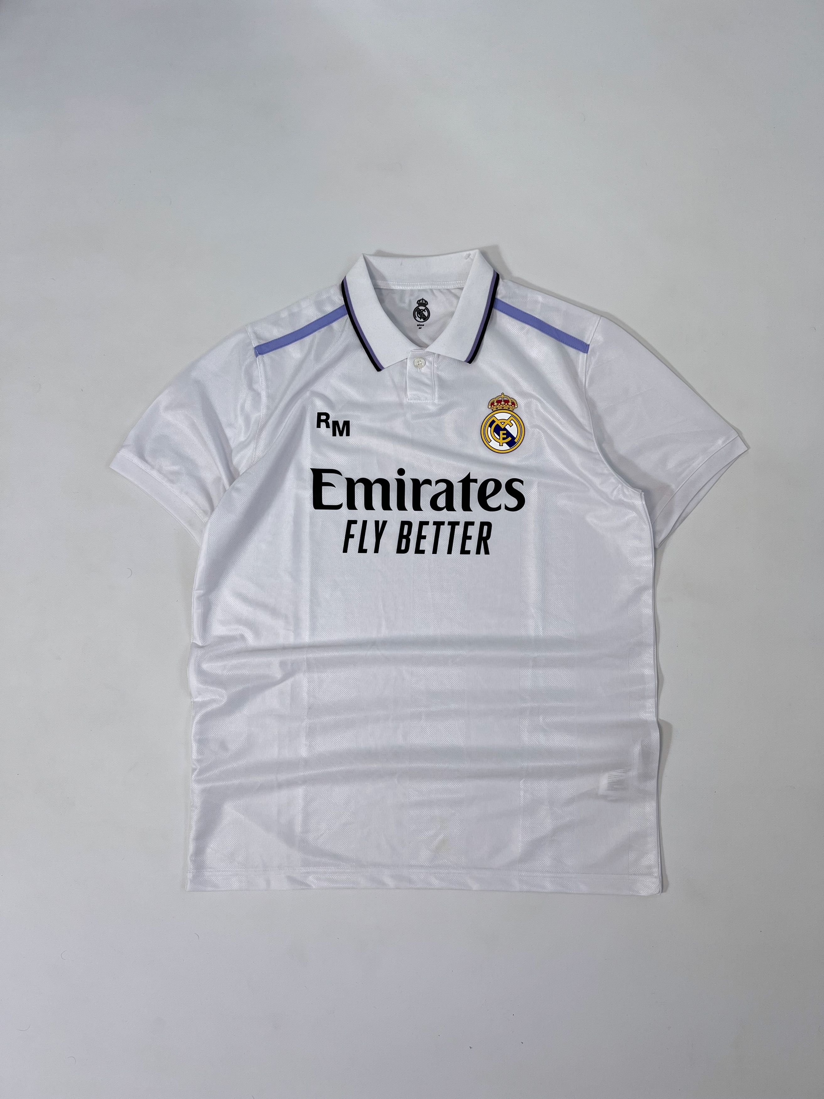 Other Real Madrid soccer jersey Bloke kit white Size US M / EU 48-50 / 2 - 1 Thumbnail