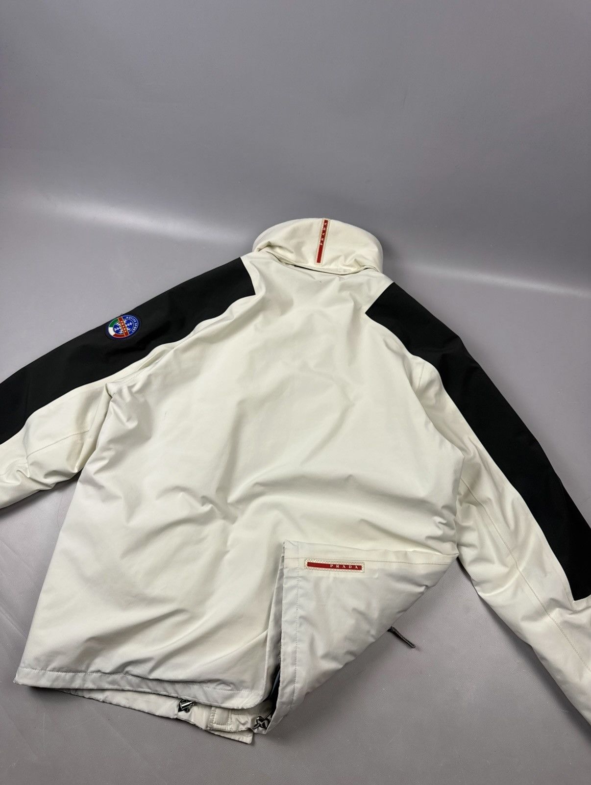 Prada Prada goretex jacket white & black puffer size XL mens Size US XL / EU 56 / 4 - 5 Thumbnail