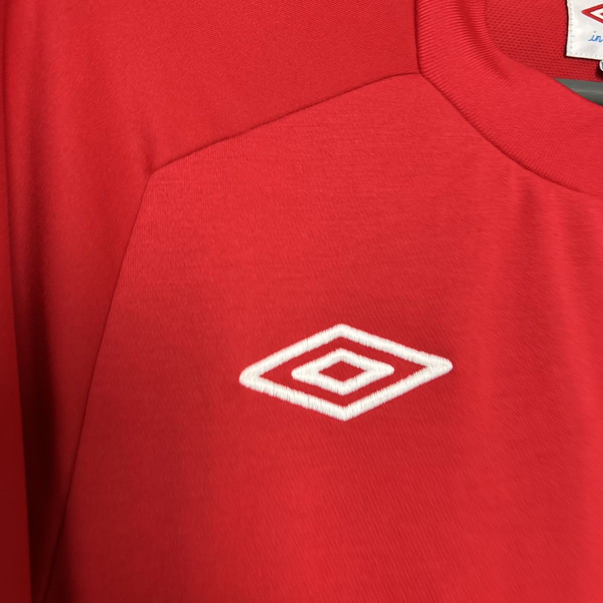 Umbro Vintage Umbro England Small logo Training soccer jersey Size US S / EU 44-46 / 1 - 3 Thumbnail