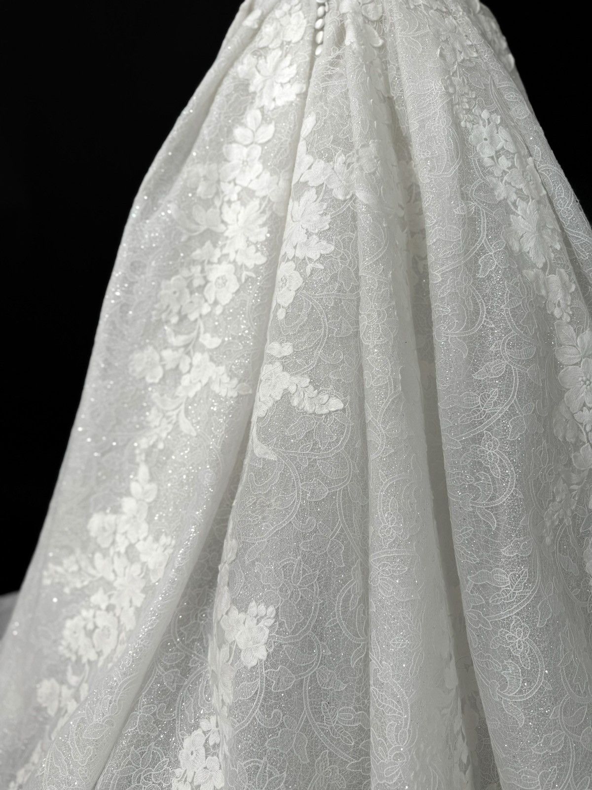 Other Preloved US 6 Anna Augusta Embroidered appliqués Bridal Gown Size M / US 6-8 / IT 42-44 - 7 Thumbnail