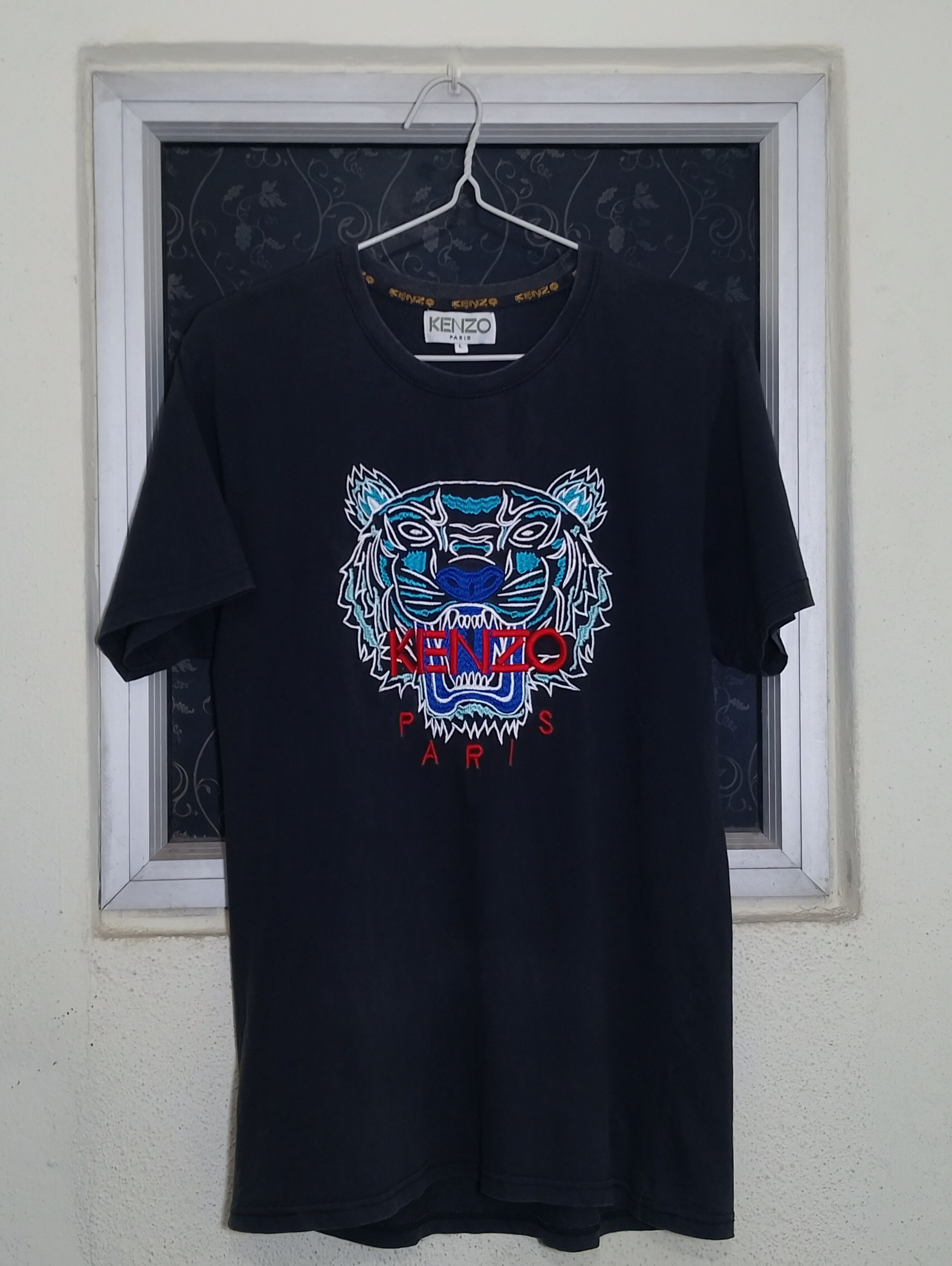 Kenzo Tiger Embroidered Logo T Shirt / Made in Portugal