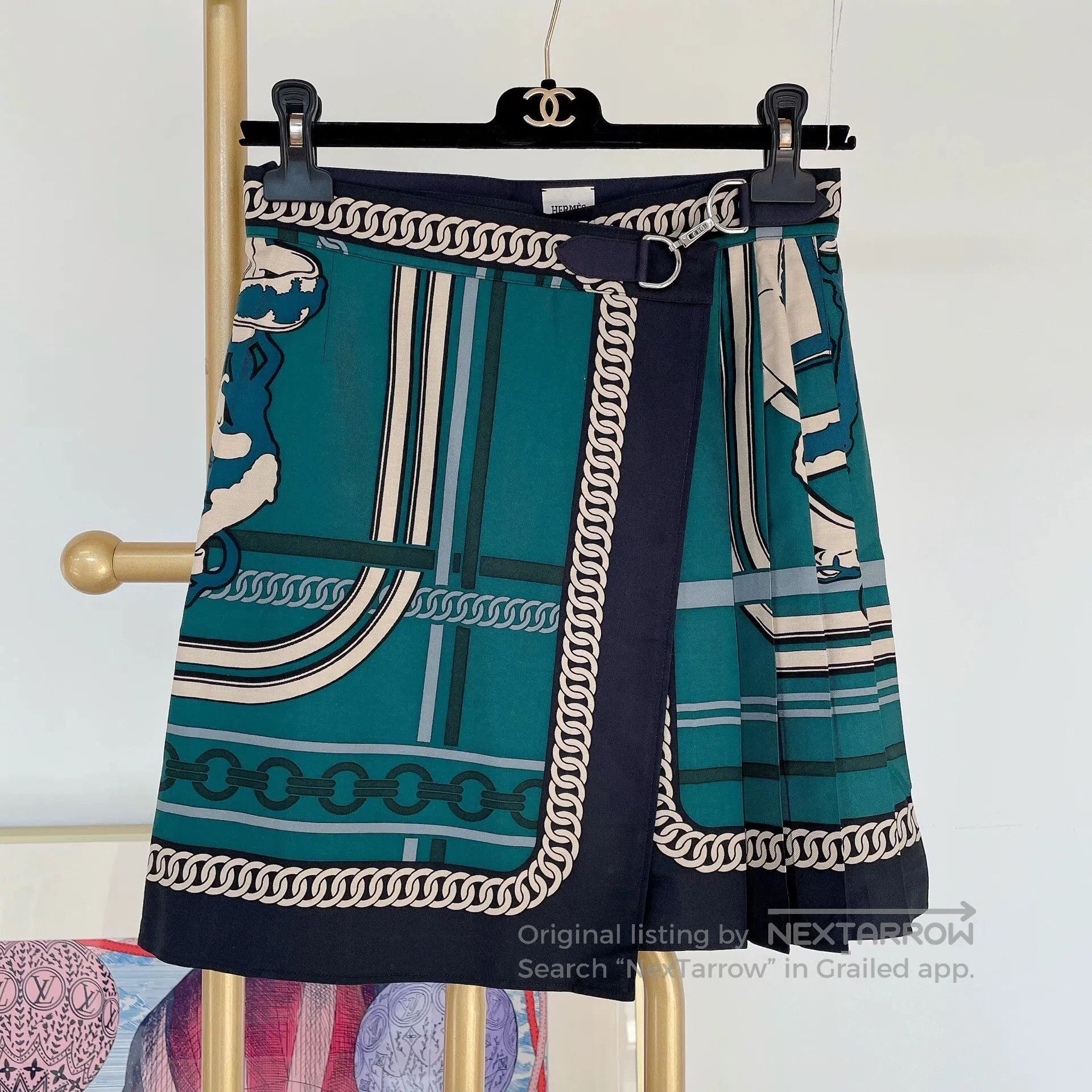 Hermes Hermes Green Printed Skirt. Size US 36 / EU 52 - 1 Thumbnail