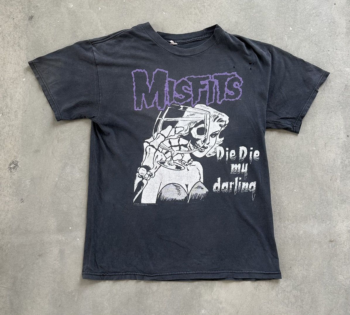 Band Tees VINTAGE 90S MISFITS DIE DIE MY DARLING DISTRESSED AND FADED Size US M / EU 48-50 / 2 - 1 Thumbnail