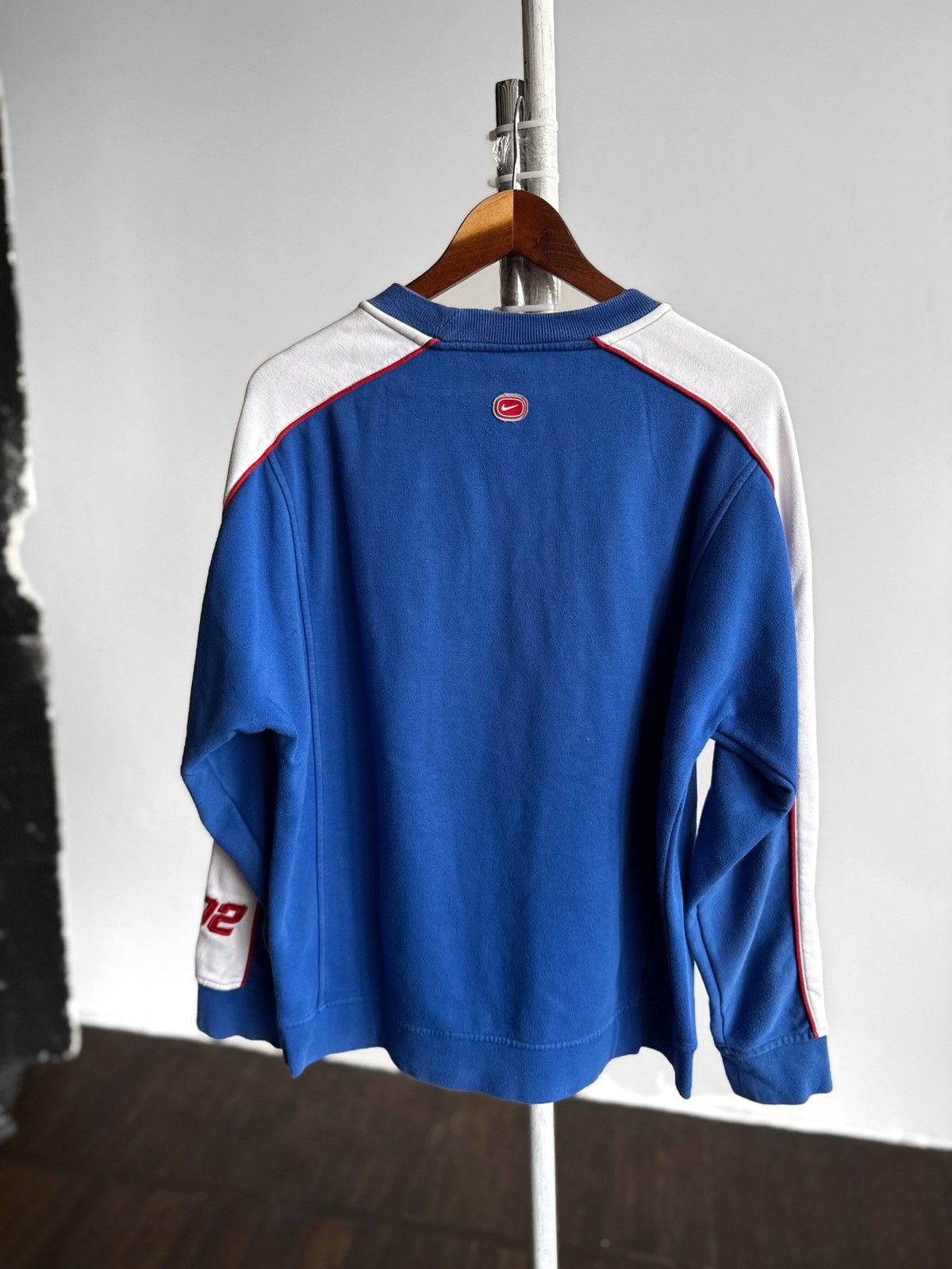 Nike Nike Mens Vintage Blue White COR72Z Graphic Print Sweatshirt Size US M / EU 48-50 / 2 - 2 Thumbnail