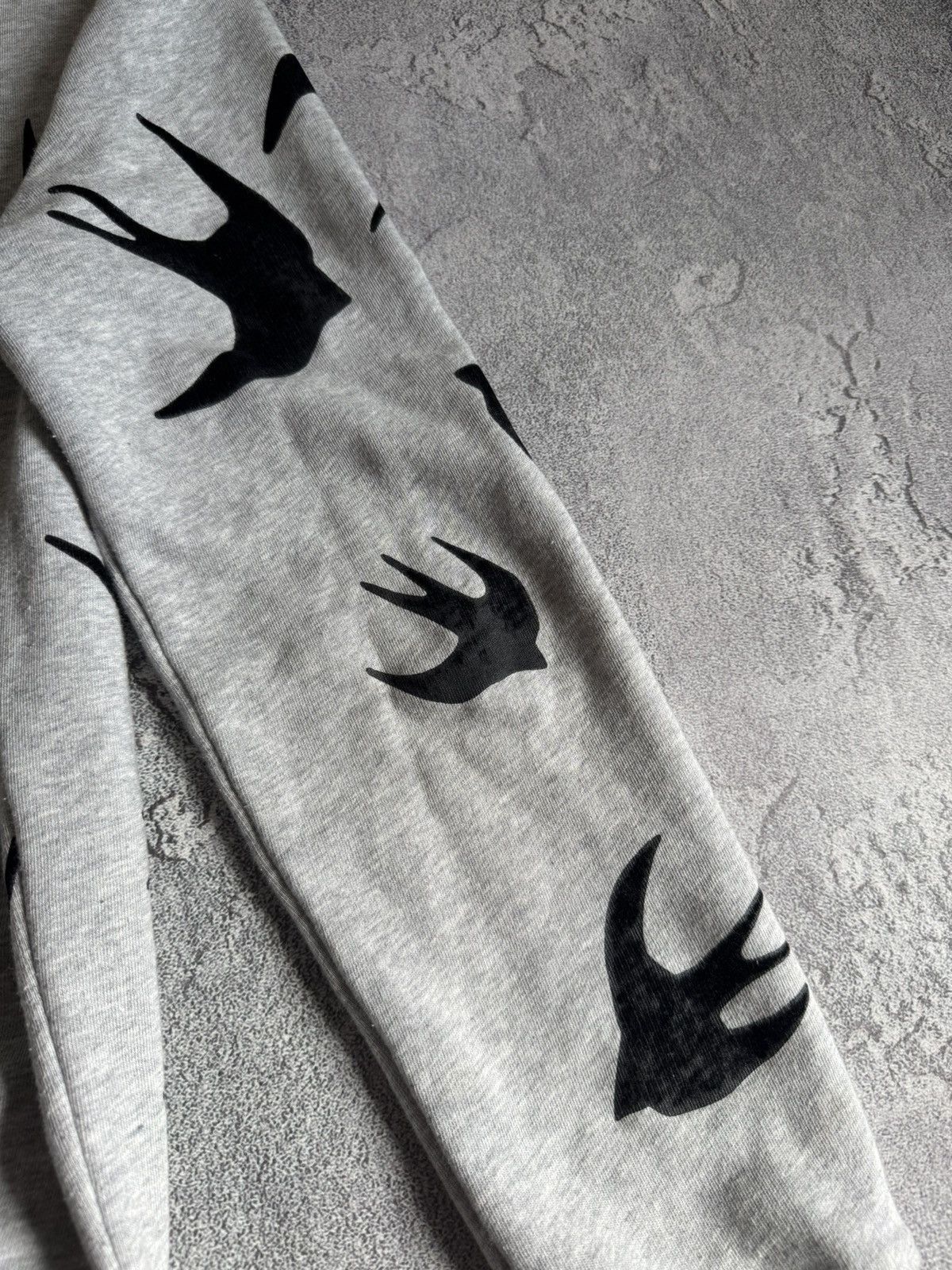 Alexander McQueen MCQ Alexander McQueen M/L birds logo sweatshirt jumper Size US M / EU 48-50 / 2 - 22 Thumbnail