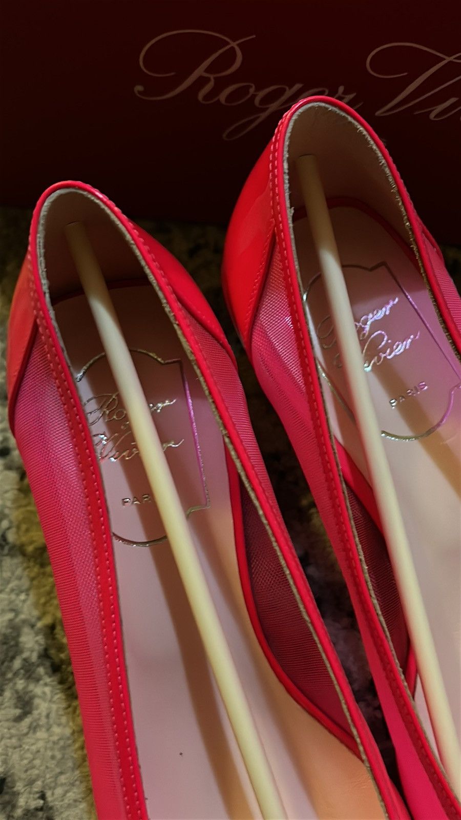 Roger Vivier ROGER VIVIER Belle Embellished mesh patent leather Pump Size US 8 / IT 38 - 5 Thumbnail