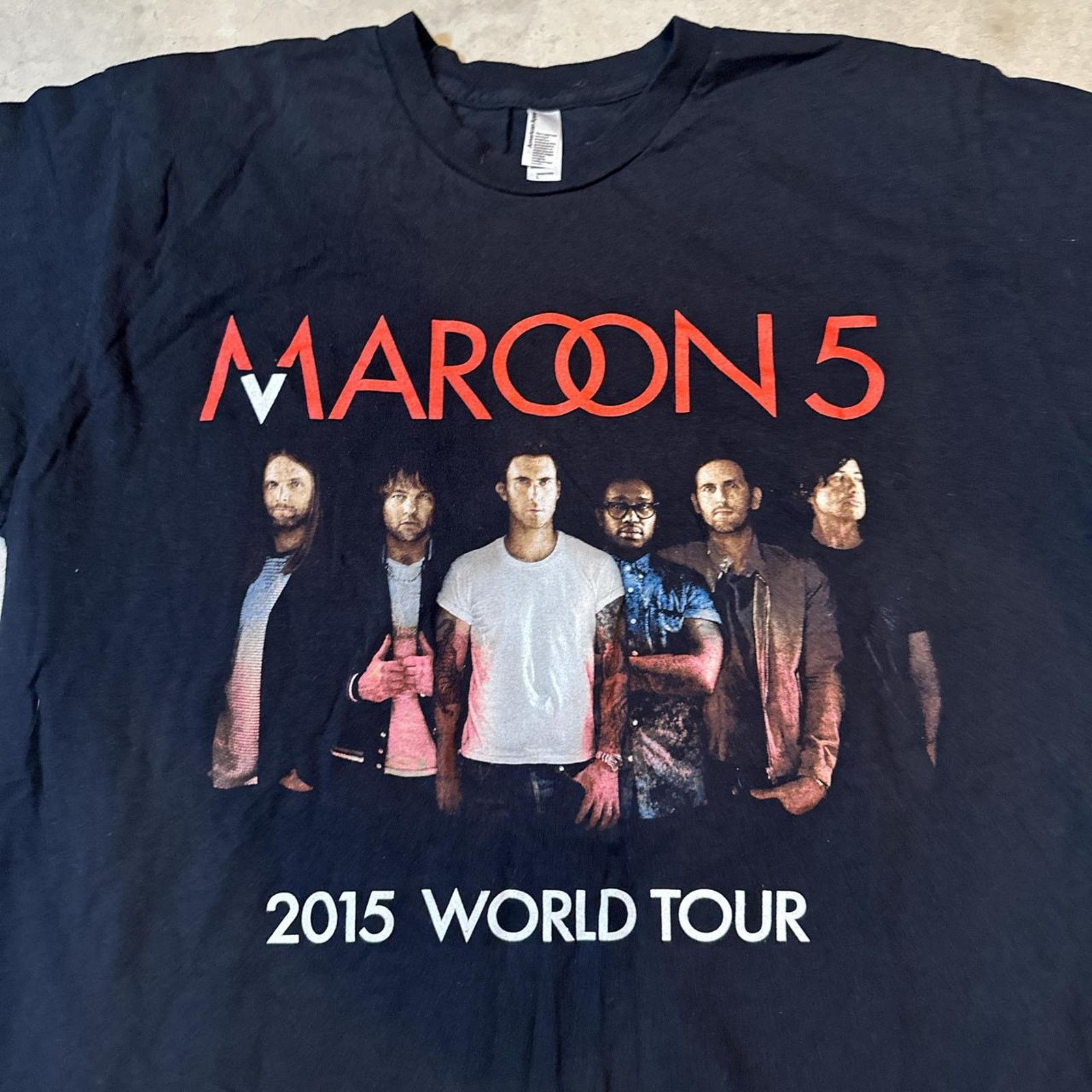 Band Tees 2015 Maroon 5 World Tour Shirt Size L Size US L / EU 52-54 / 3 - 2 Thumbnail