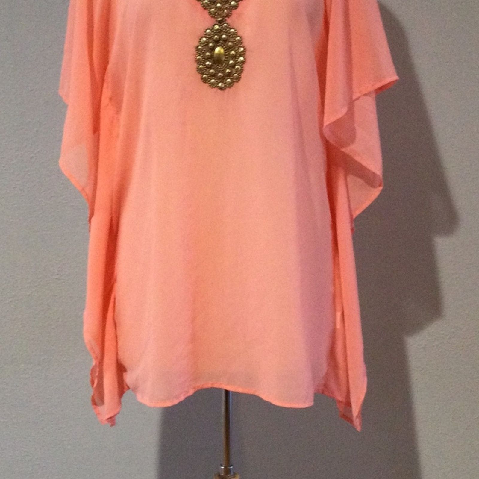 Other Antonio Melani Sheer Pink Beaded Flutter Sleeve Blouse Small Size S / US 4 / IT 40 - 3 Thumbnail