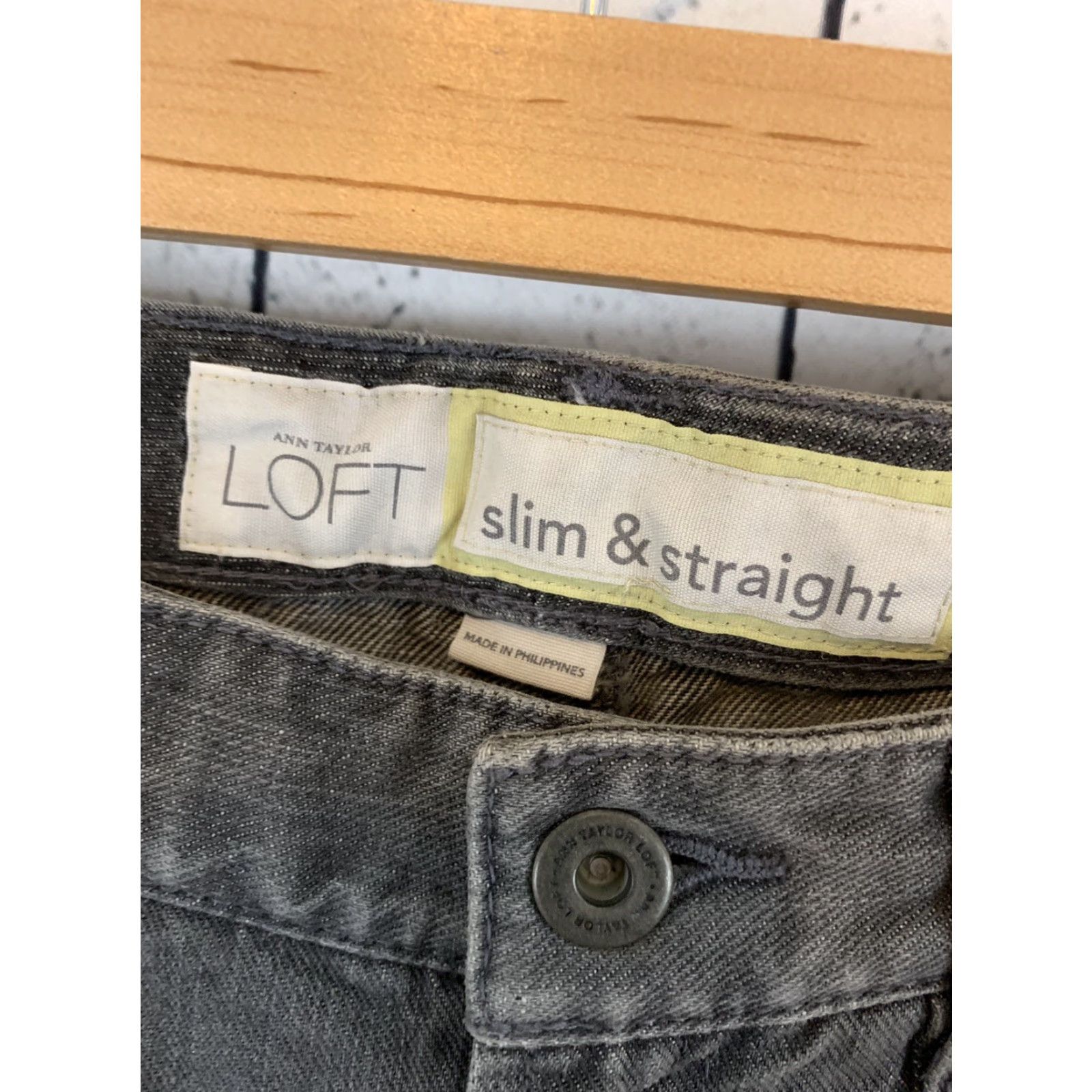 Ann Taylor Ann Taylor Loft Jeans Slim Straight Gray Wash Denim Women Size 4 Slim fit, Regular, Gray, Jeans, Women, 4 Size 27" / US 4 / IT 40 - 4 Thumbnail