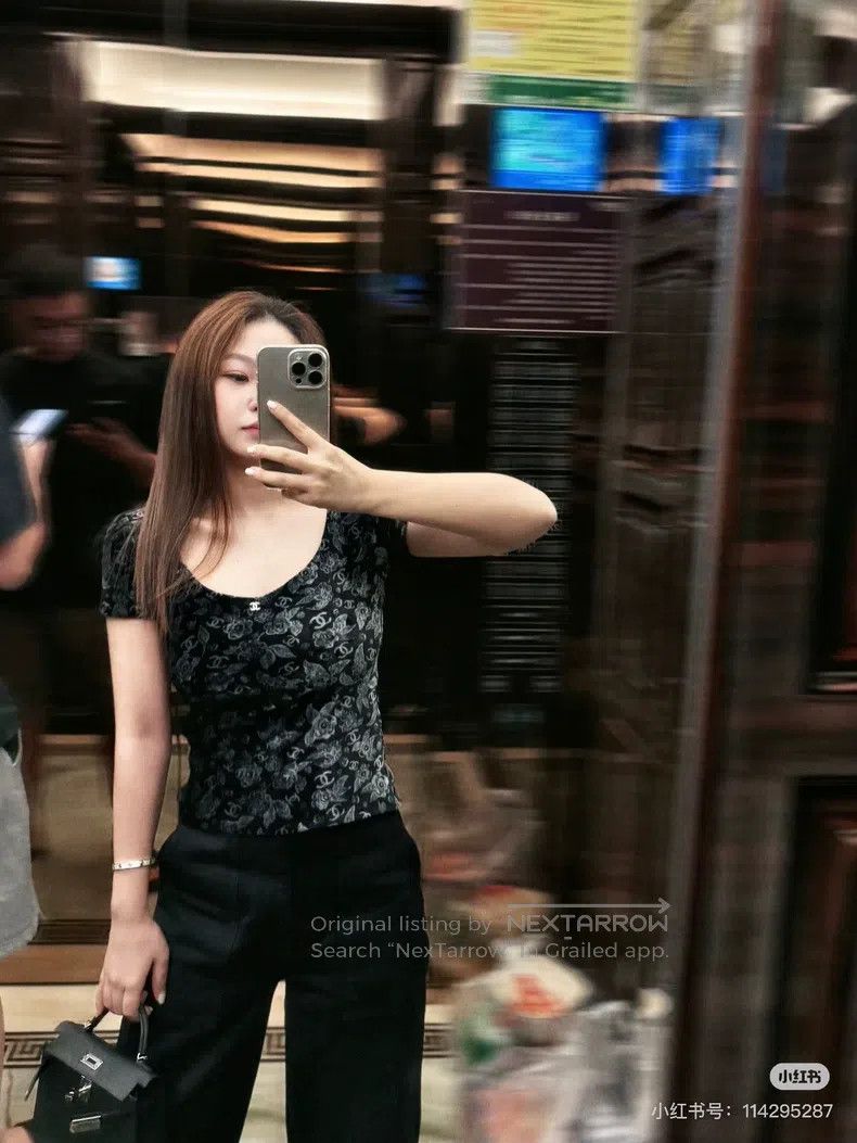 Chanel Chanel 24B velvet retro burnt flower velvet short-sleeved Size XXS / US 00 / IT 34 - 7 Thumbnail