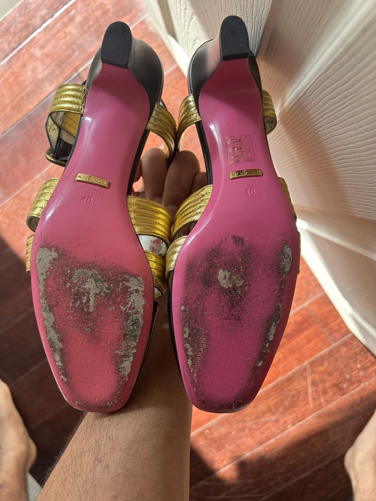 Gucci Gucci Black/Gold Leather Gea Pumps Size 40 Used Size US 10 / IT 40 - 5 Thumbnail