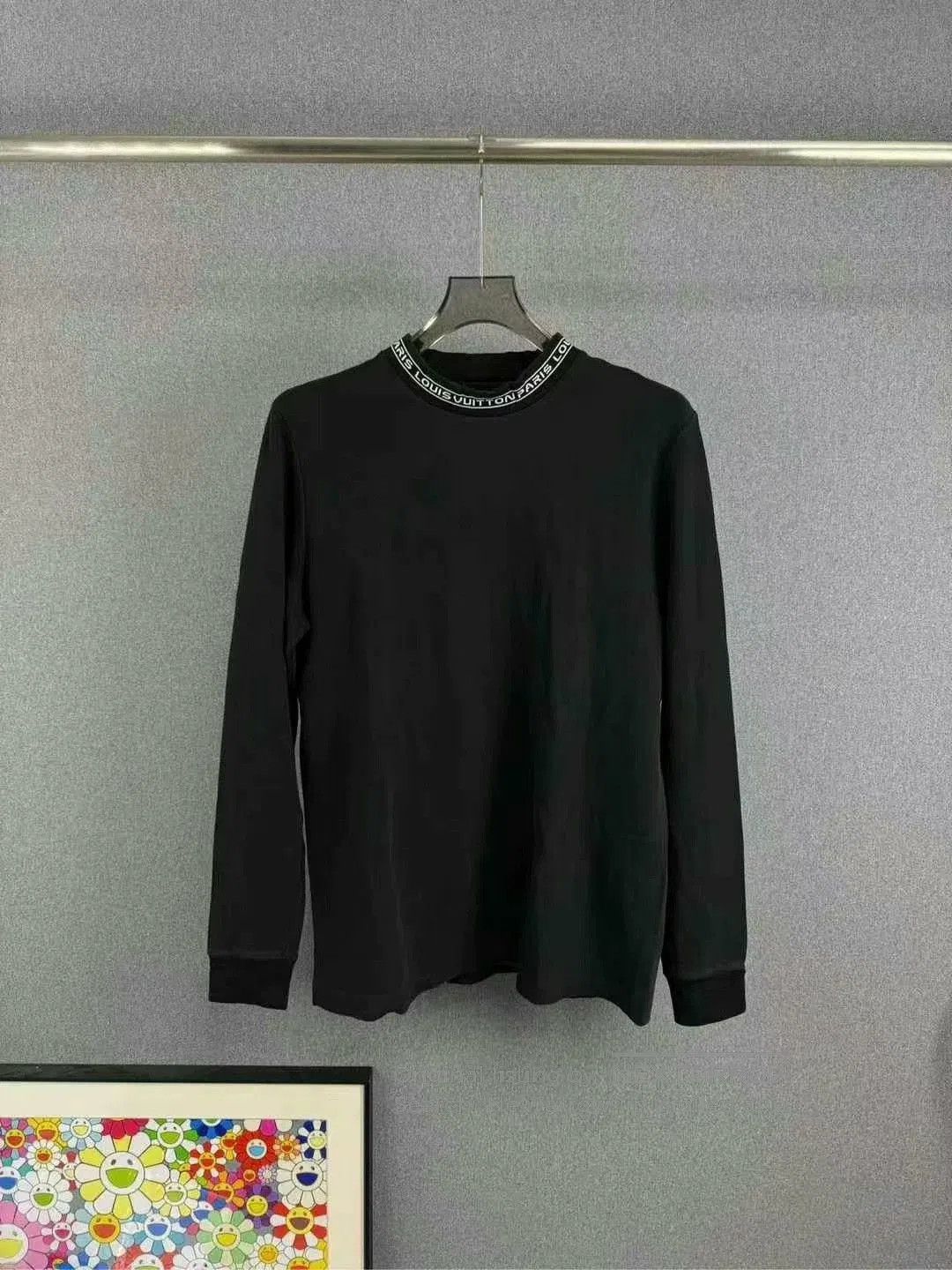 Louis Vuitton louis vuitton black logo sweatshirt. Size US M / EU 48-50 / 2 - 1 Thumbnail
