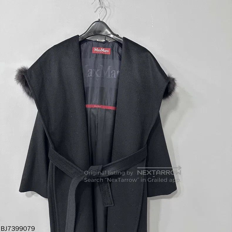 Max Mara Max Mara Black fox fur collar bathrobe coat Size XS / US 0-2 / IT 36-38 - 2 Thumbnail