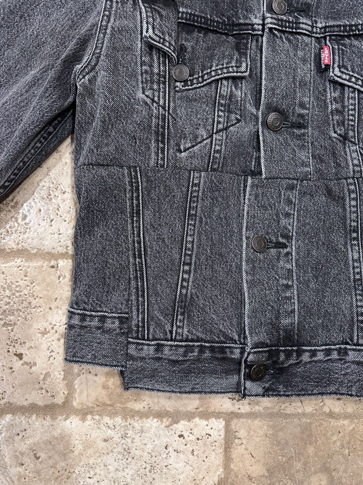 Levi's × Vetements Vetements x Levi’s SS18 Reconstructed Denim Black Jacket Size XS / US 0-2 / IT 36-38 - 7 Thumbnail