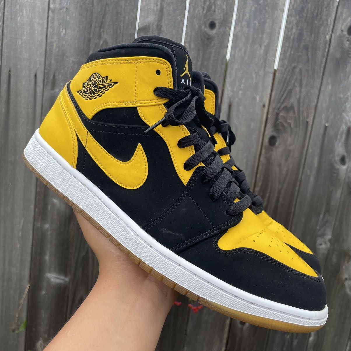 Jordan Brand × Nike Nike Air Jordan 1 Mid New love size 11.5 2017 Size US 11.5 / EU 44-45 - 1 Thumbnail