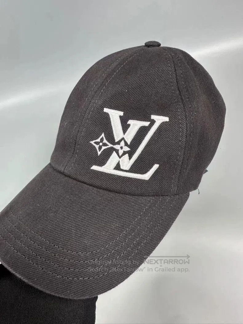 Louis Vuitton LV Black Logo Embroidered Baseball Cap. Size ONE SIZE - 6 Thumbnail