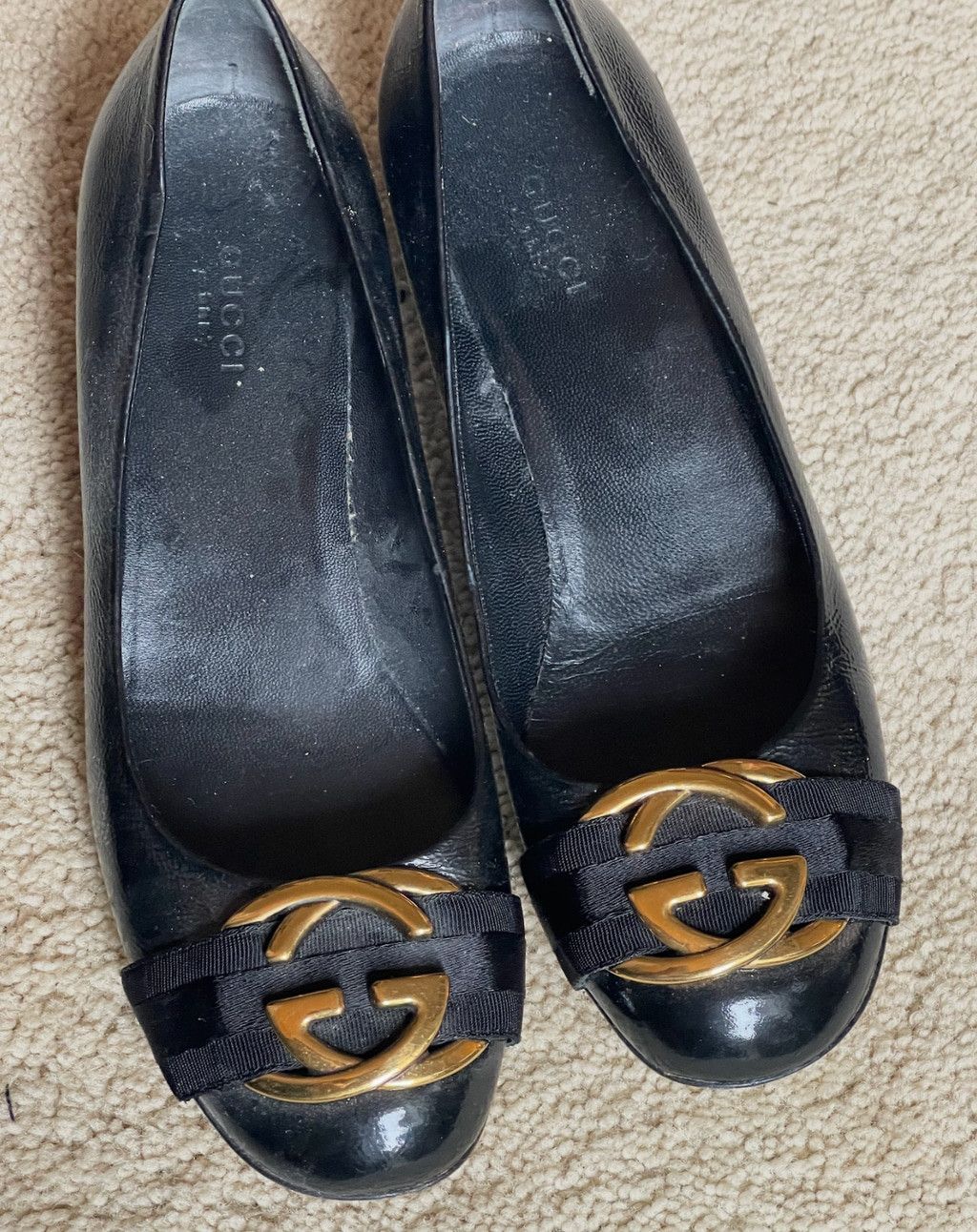 Gucci Gucci Black Patent Leather Block Heel Pumps G Gold Buckle 37 Size US 7 / IT 37 - 1 Thumbnail