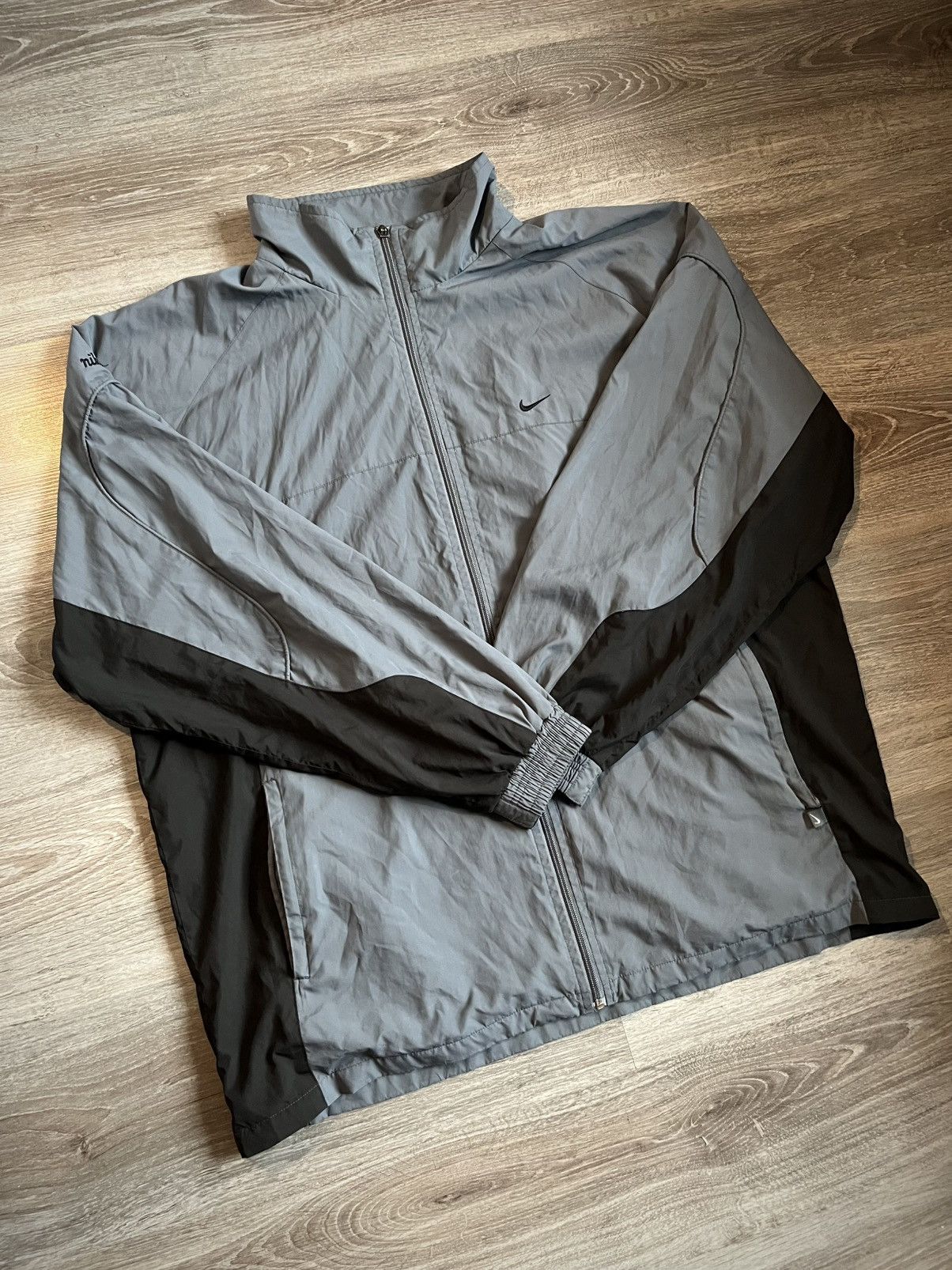 Nike Vintage Nike Windbreaker Jacket 90s / Early 2000s Size US L / EU 52-54 / 3 - 1 Thumbnail