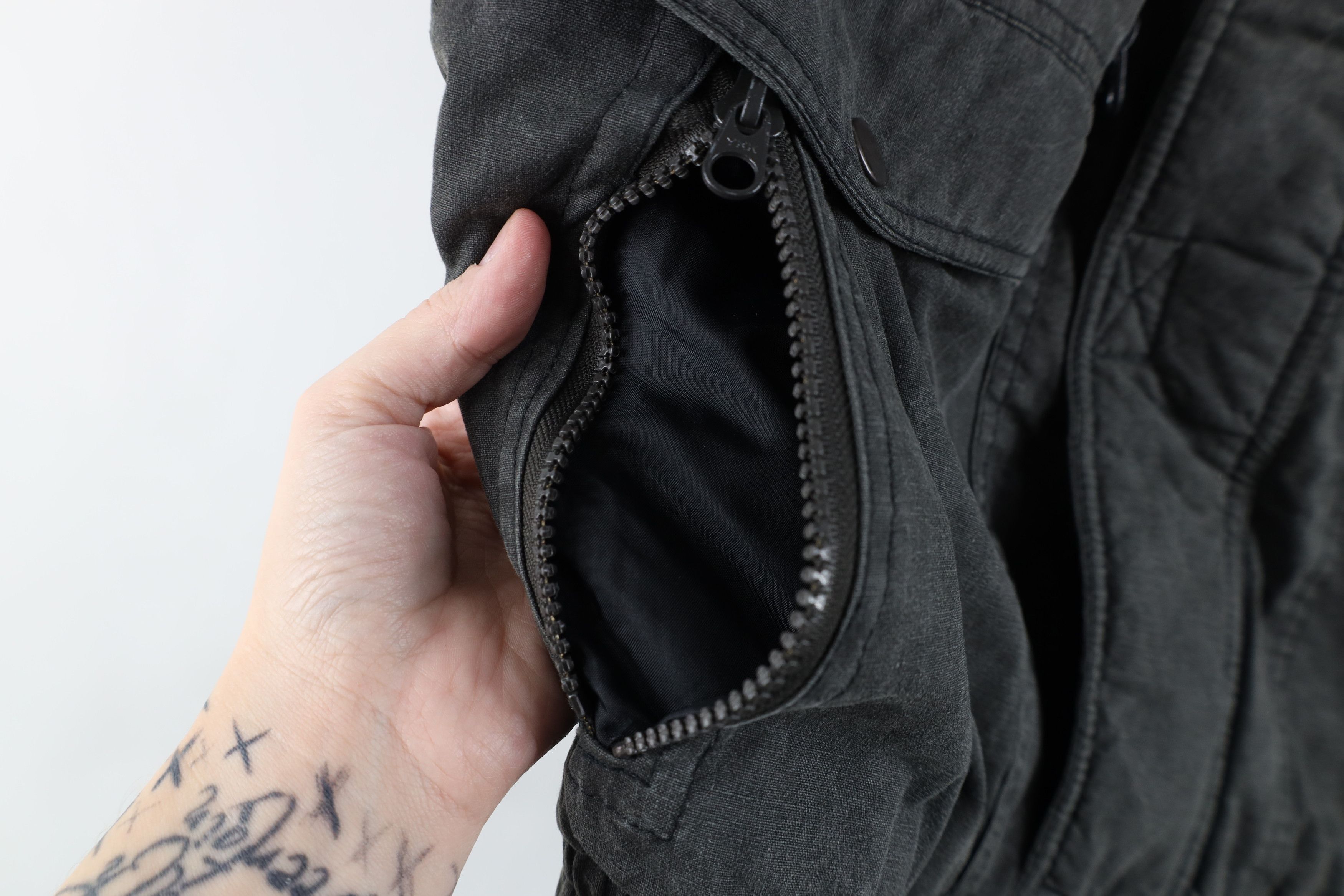 Vintage Vintage 90s Streetwear Stonewash Puffer Vest Jacket Black Size US M / EU 48-50 / 2 - 4 Thumbnail