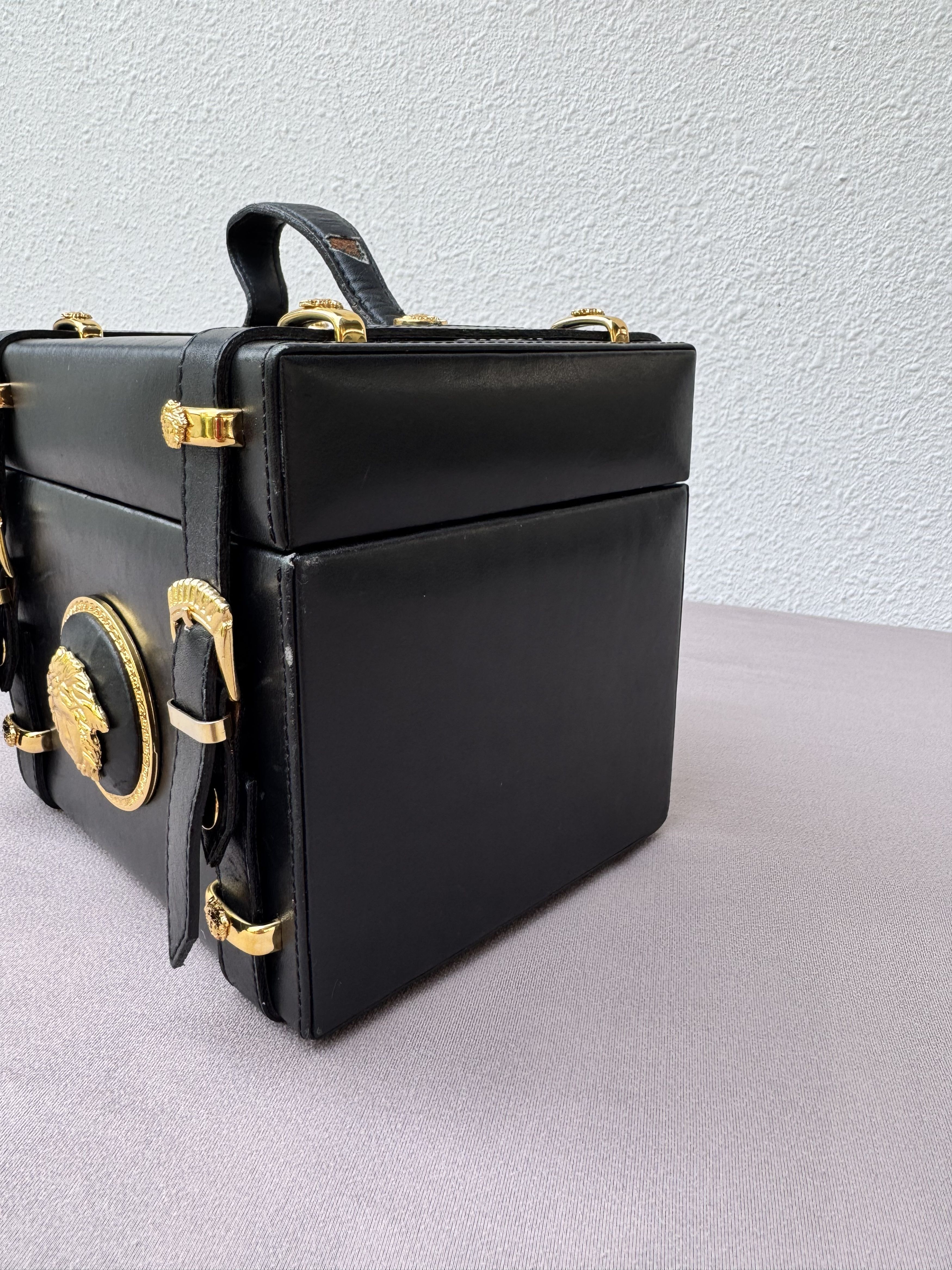 Versace Gianni Versace Couture Medusa Vanity Bag Size ONE SIZE - 11 Thumbnail