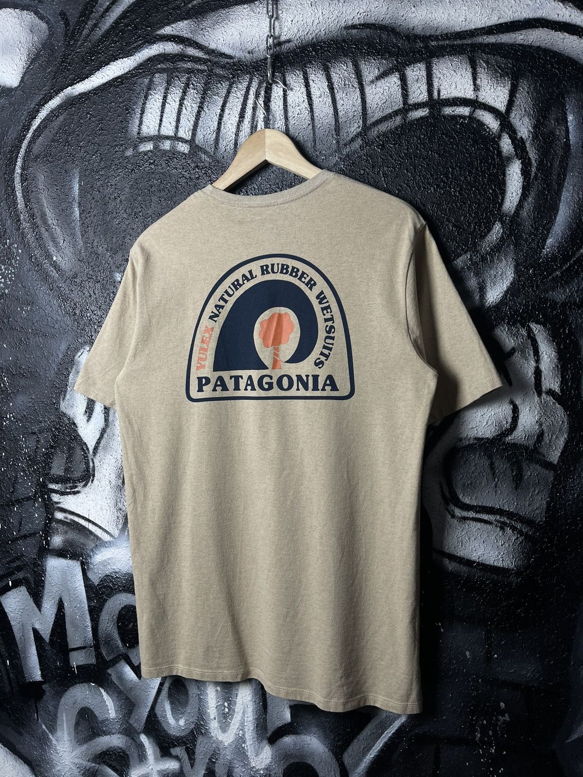 Patagonia Patagonia Big Logo T-Shirt Men’s Size S Size US S / EU 44-46 / 1 - 2 Thumbnail